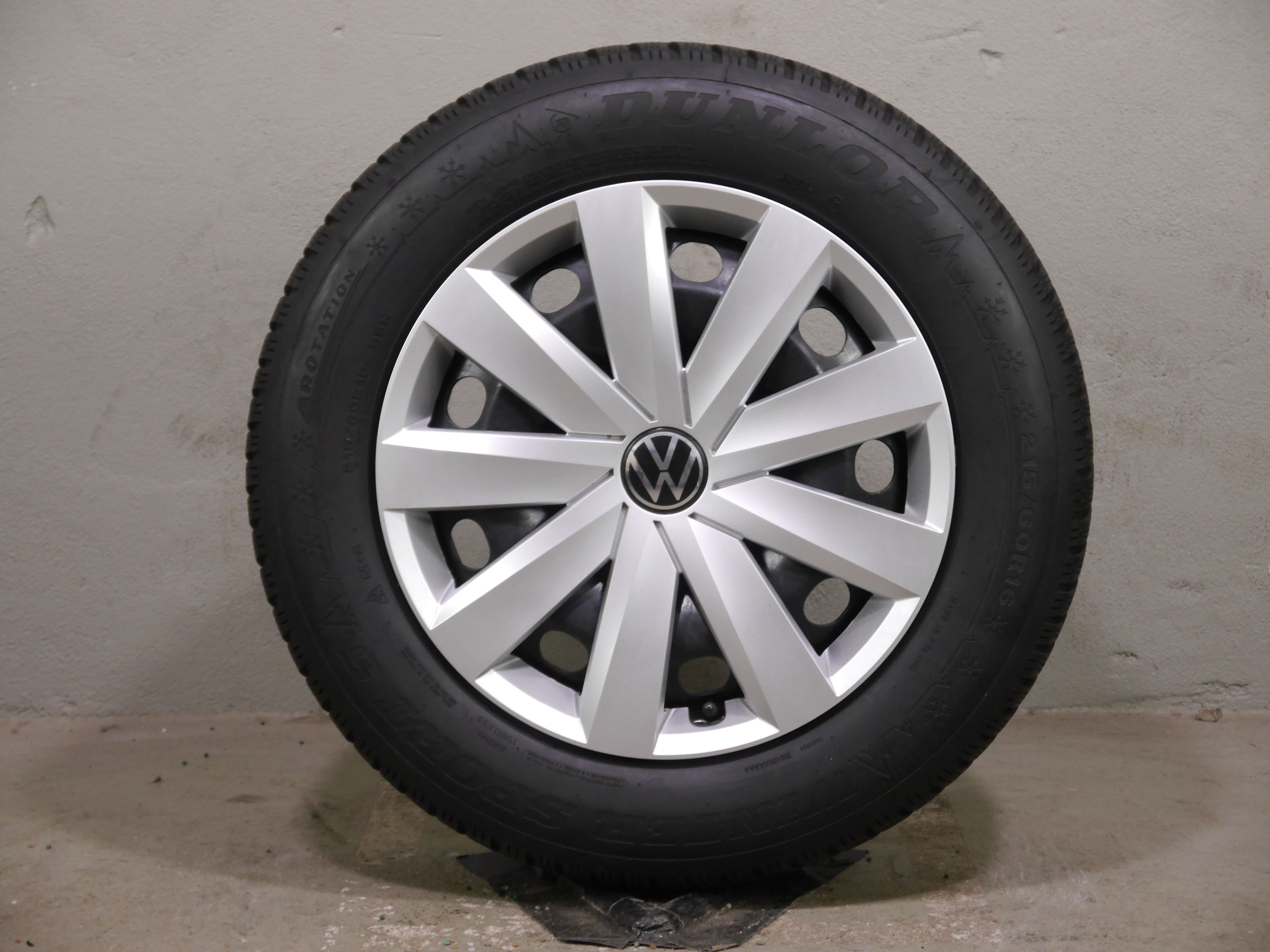 VW Passat  Stahlradsatz – Winter 215/60 R16 95H – 3Q0601027C