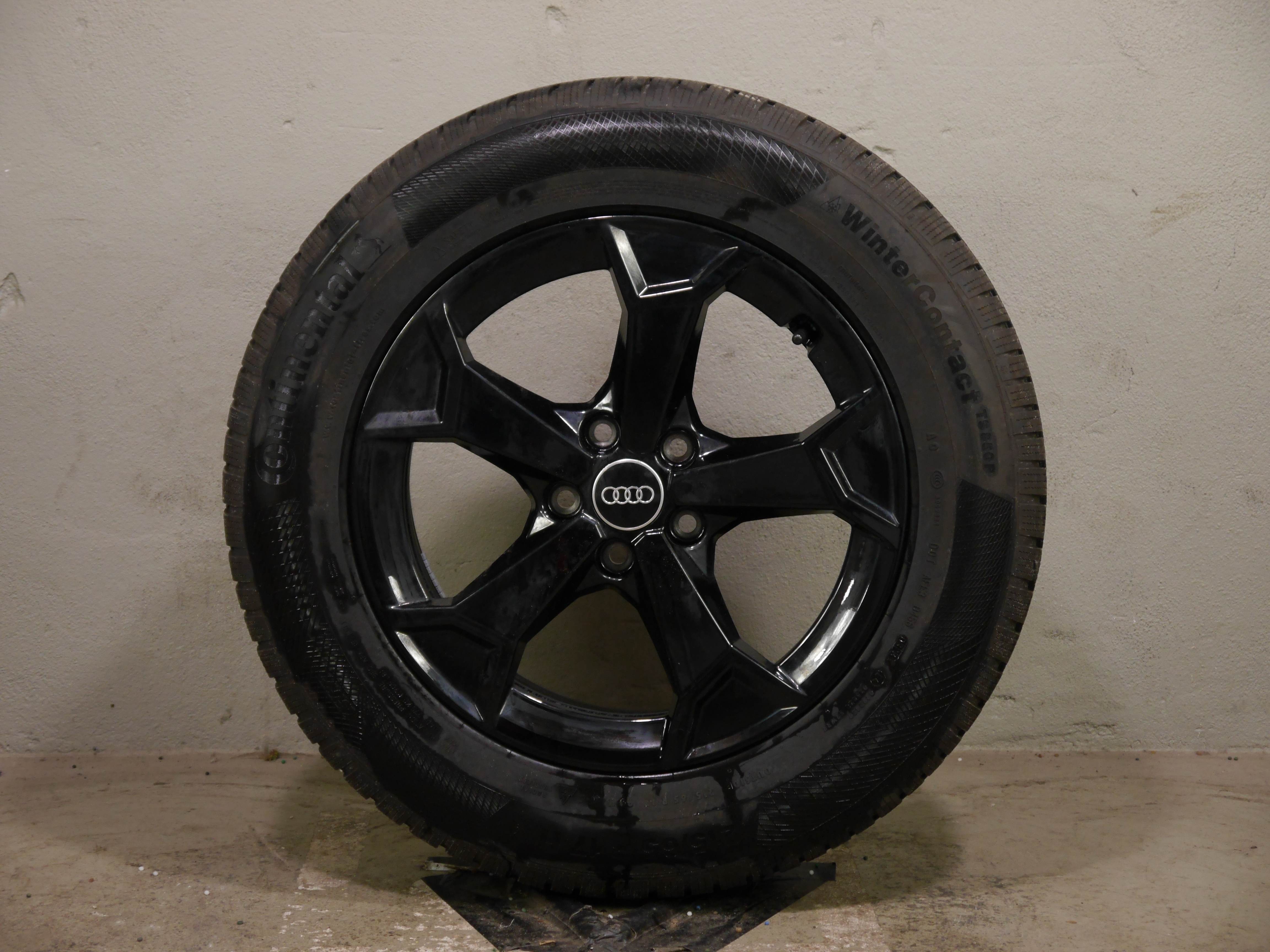 Audi Q3 (F3) Aluradsatz – Winter 215/65 R17 99H (AO) – 83A601025AM