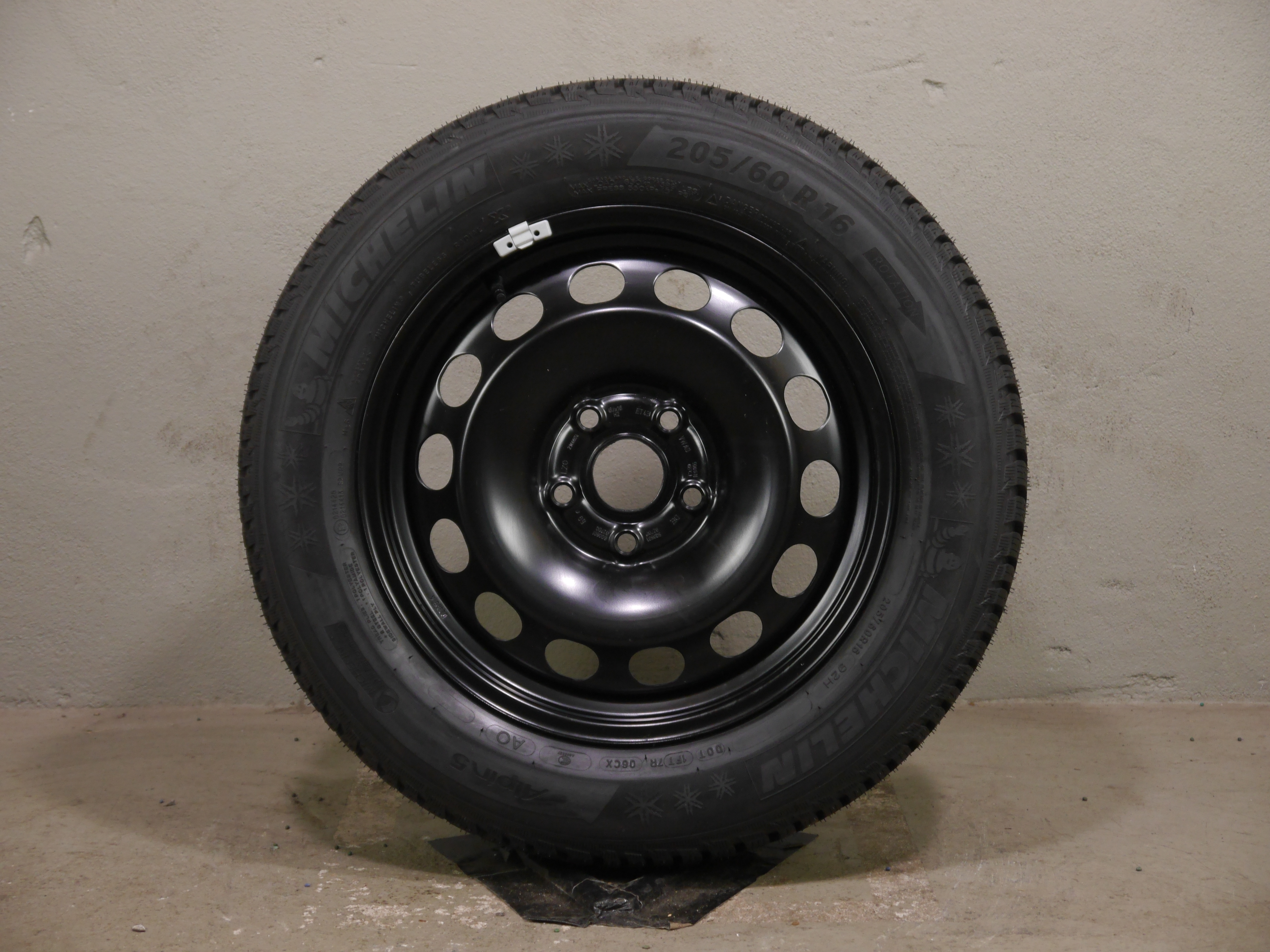 Audi Q2 Stahlradsatz – Winter 205/60 R16 92H (AO) – 5Q0601027CJ/CK