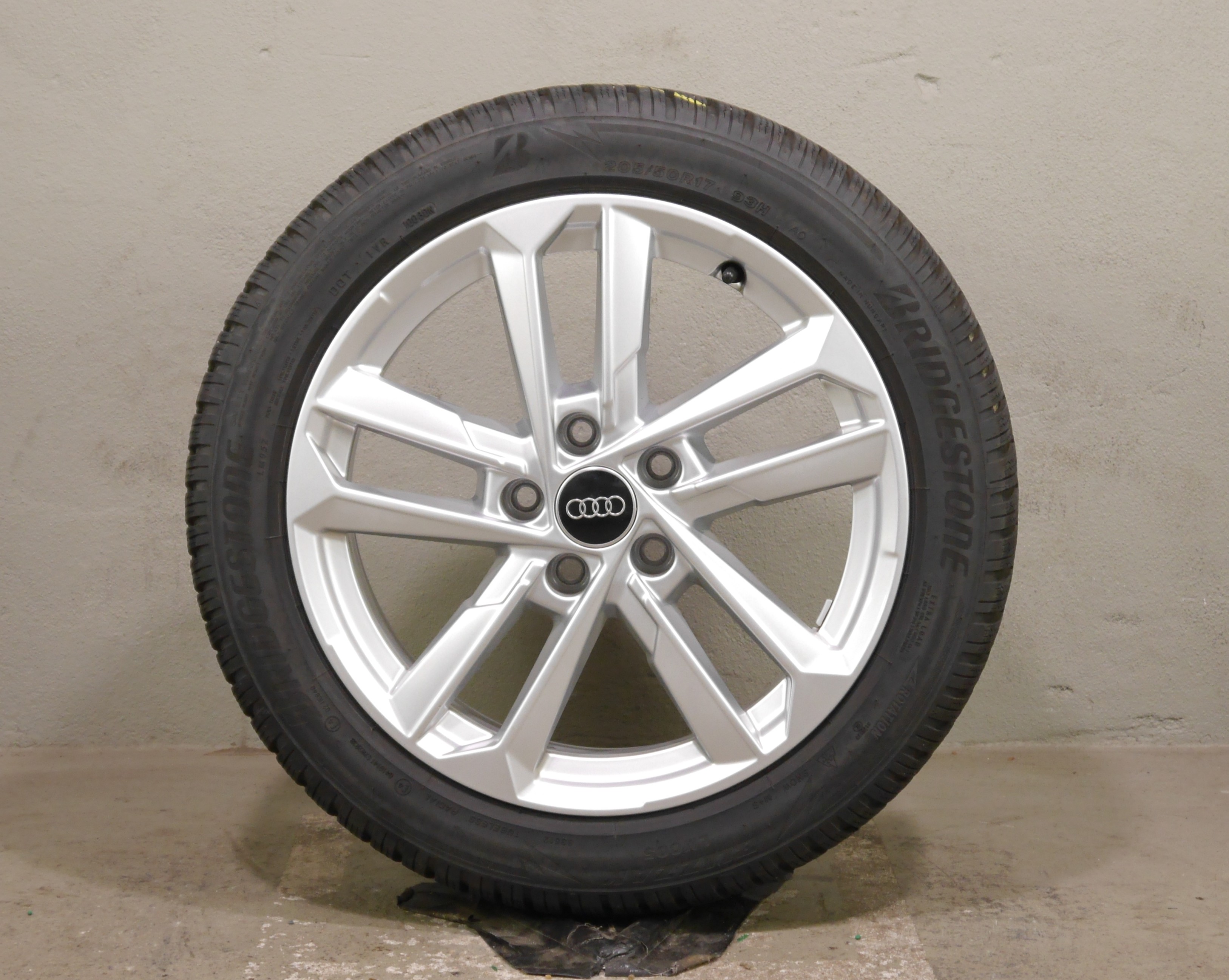 Audi A3 Sportback (8Y) Aluradsatz – Winter 205/50 R17 93H (AO1) – 8Y0601025L
