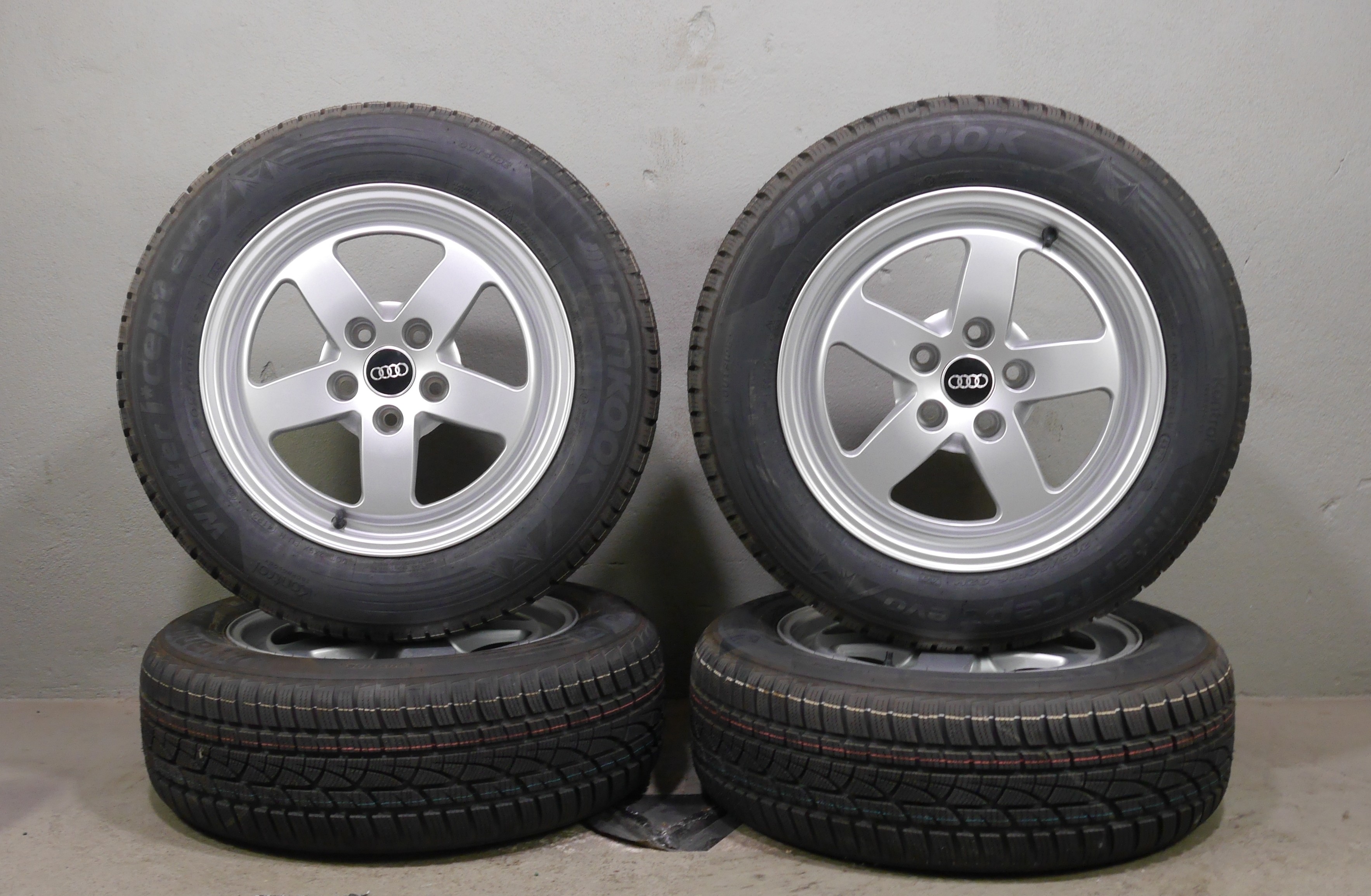 Audi A4 Aluradsatz – Winter 205/60 R16 92H – 8W0601025-