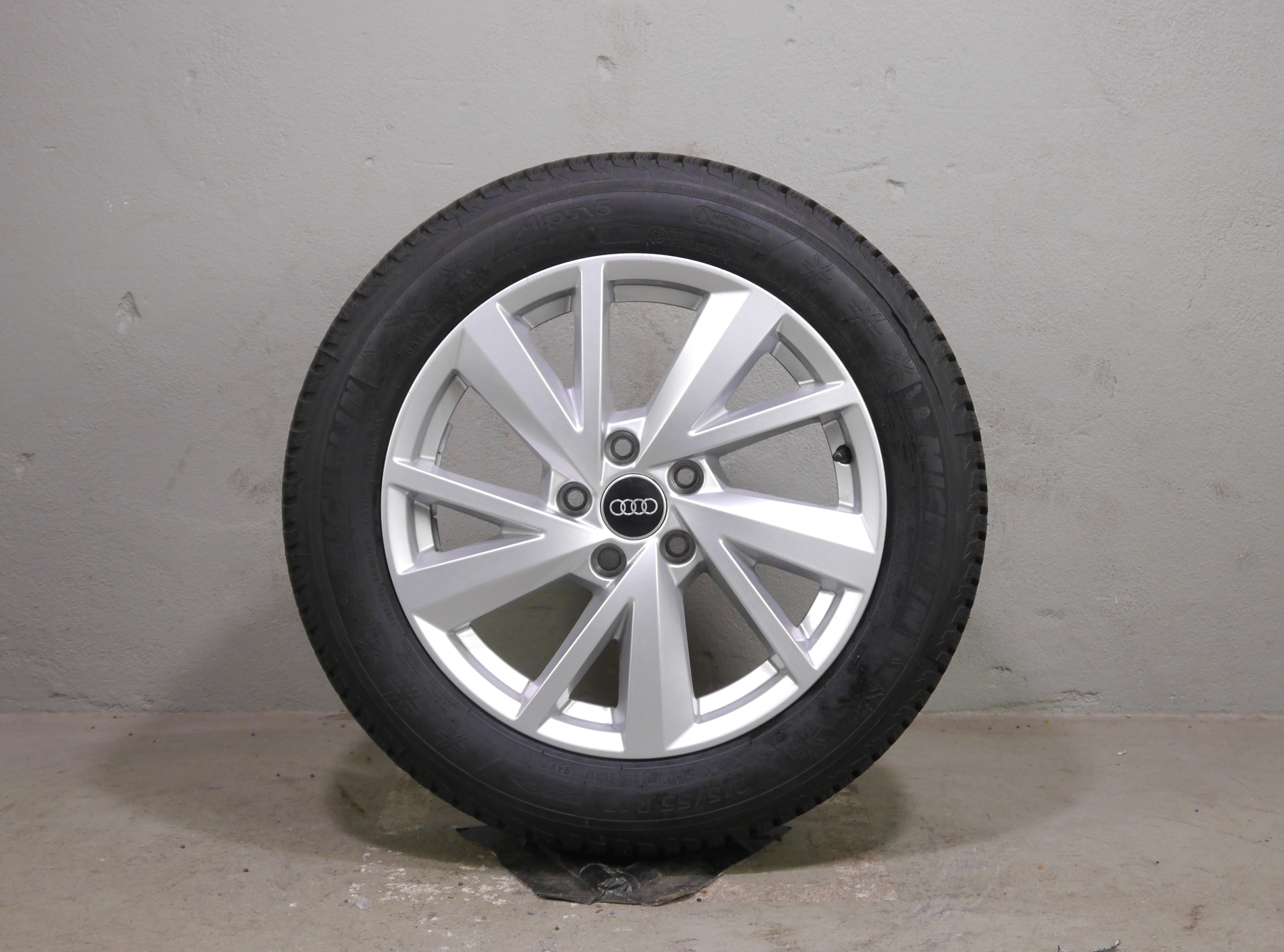 Audi Q2 Aluradsatz – Winter 215/55 R17 94V (AO) – 81A601025C