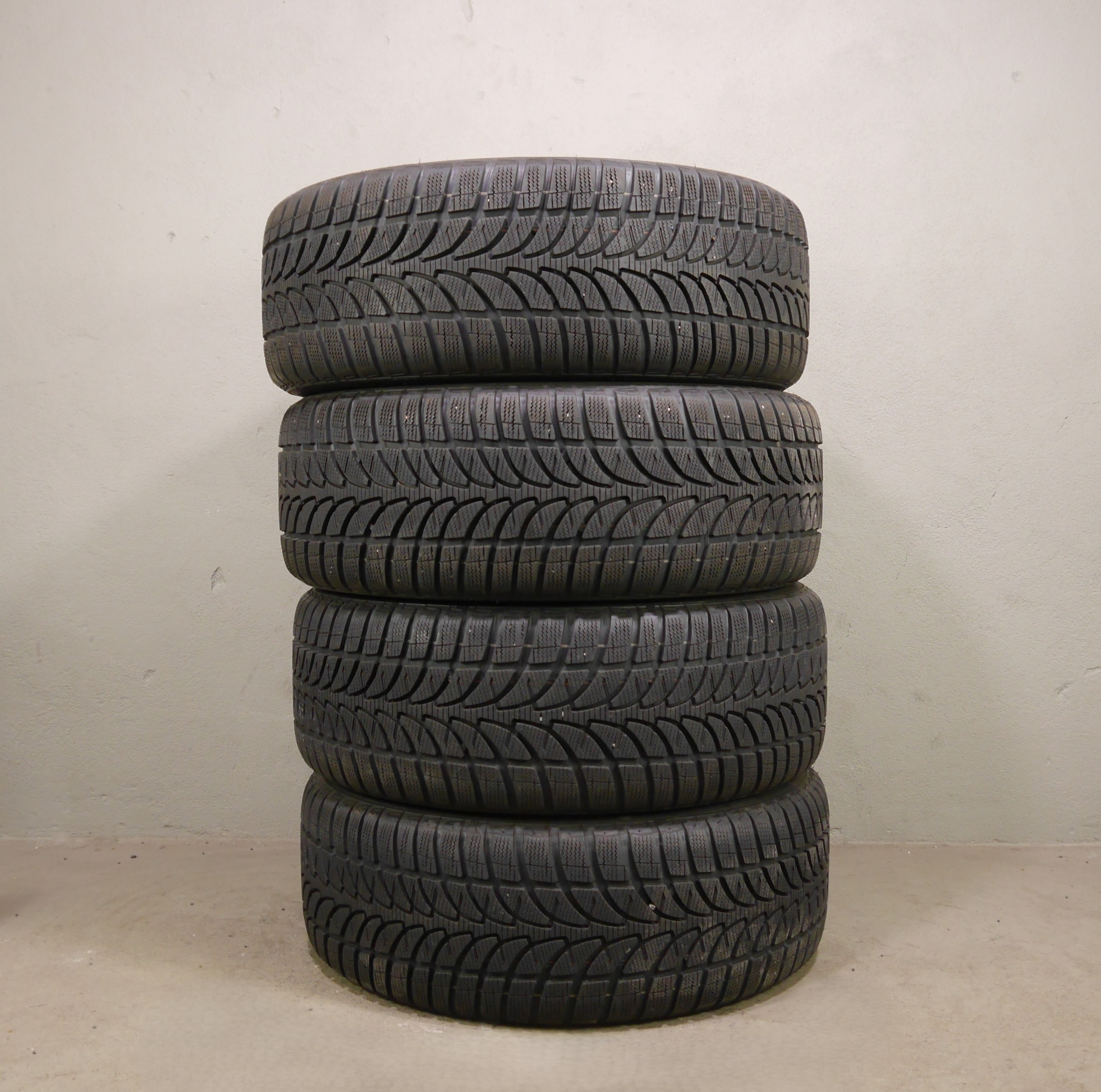 Audi Q7 Aluradsatz – Winter 255/50 R20 109H (AO) – 4M0601025G