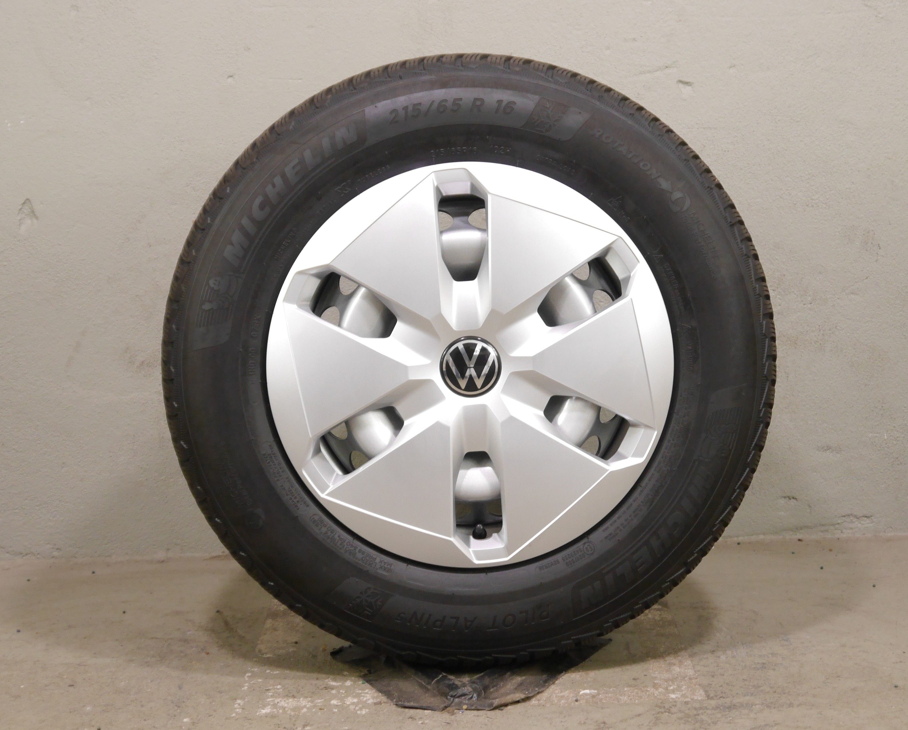 VW T7 Multivan California Stahlradsatz – Winter 215/65 R16 102H - 7T0601027-