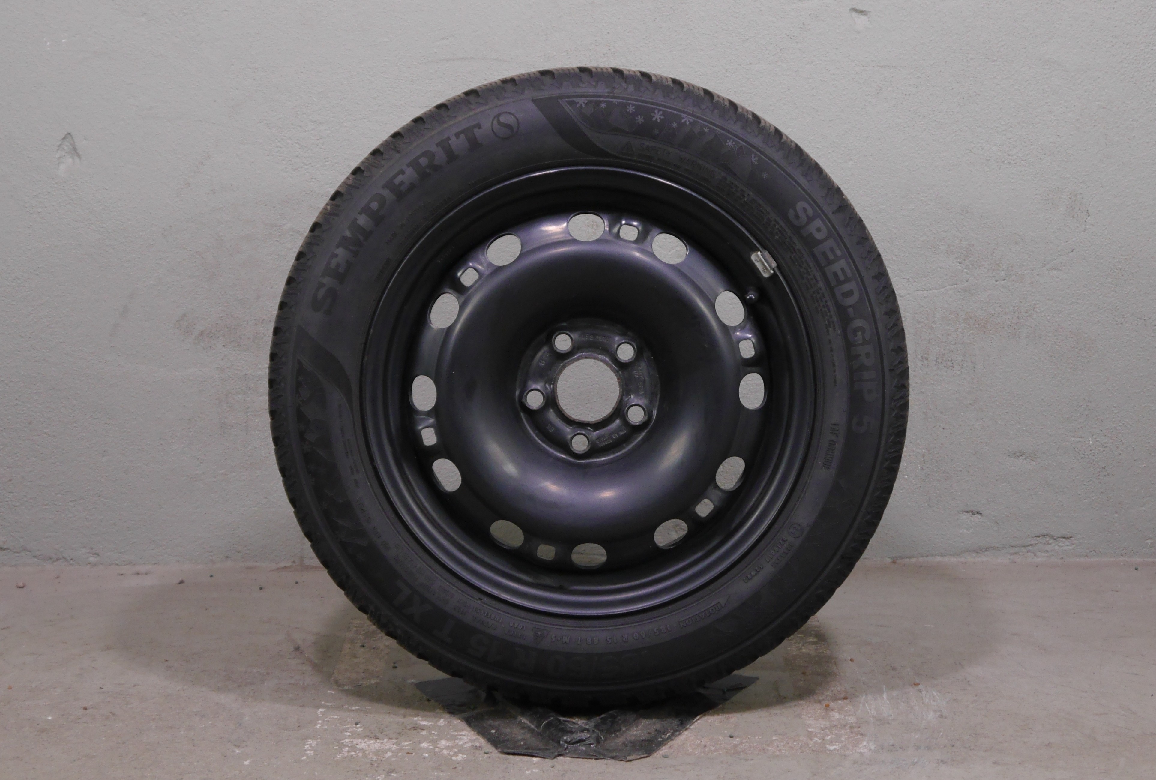 ŠKODA Fabia NJ  - Polo 6C  Stahlradsatz – Winter 185/60 R15 88T (AO) – 6C0601027F/Q