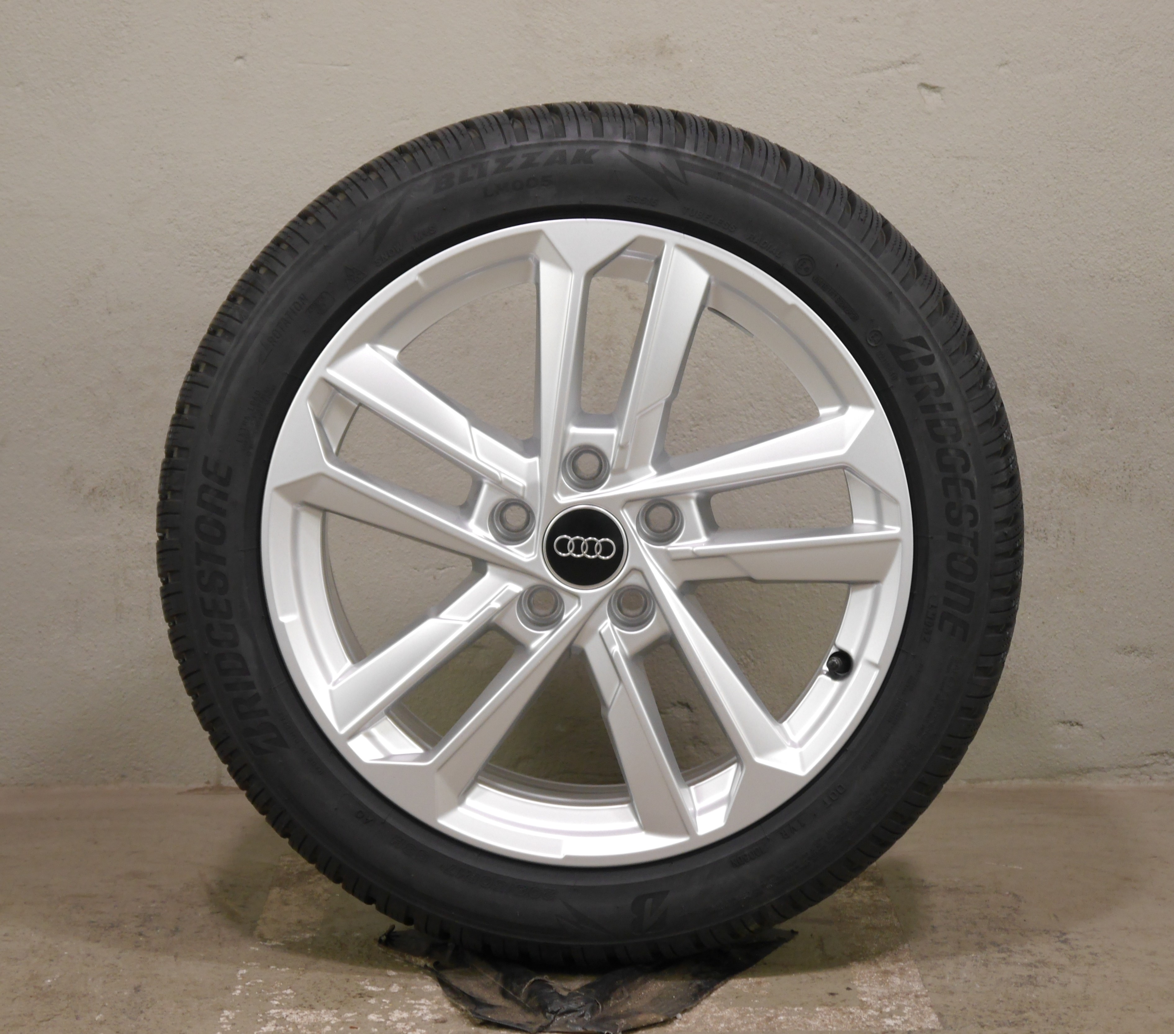 Audi A3 Aluradsatz – Winter 205/50 R17 93H – 8Y0601025L