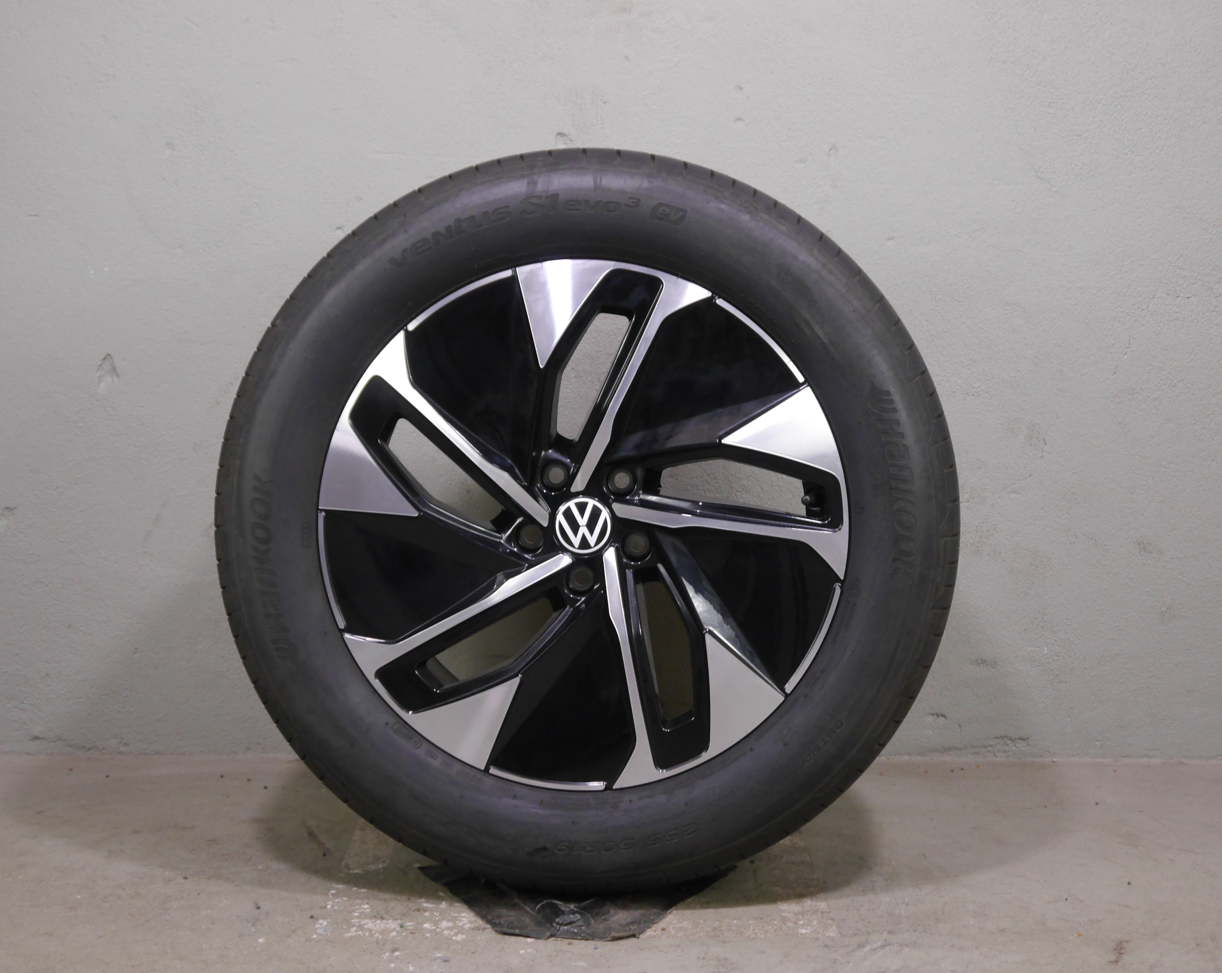 VW ID.4 Aluradsatz – Sommer 235/55 R19 101T 255/50 R19 103T - 11A601025-