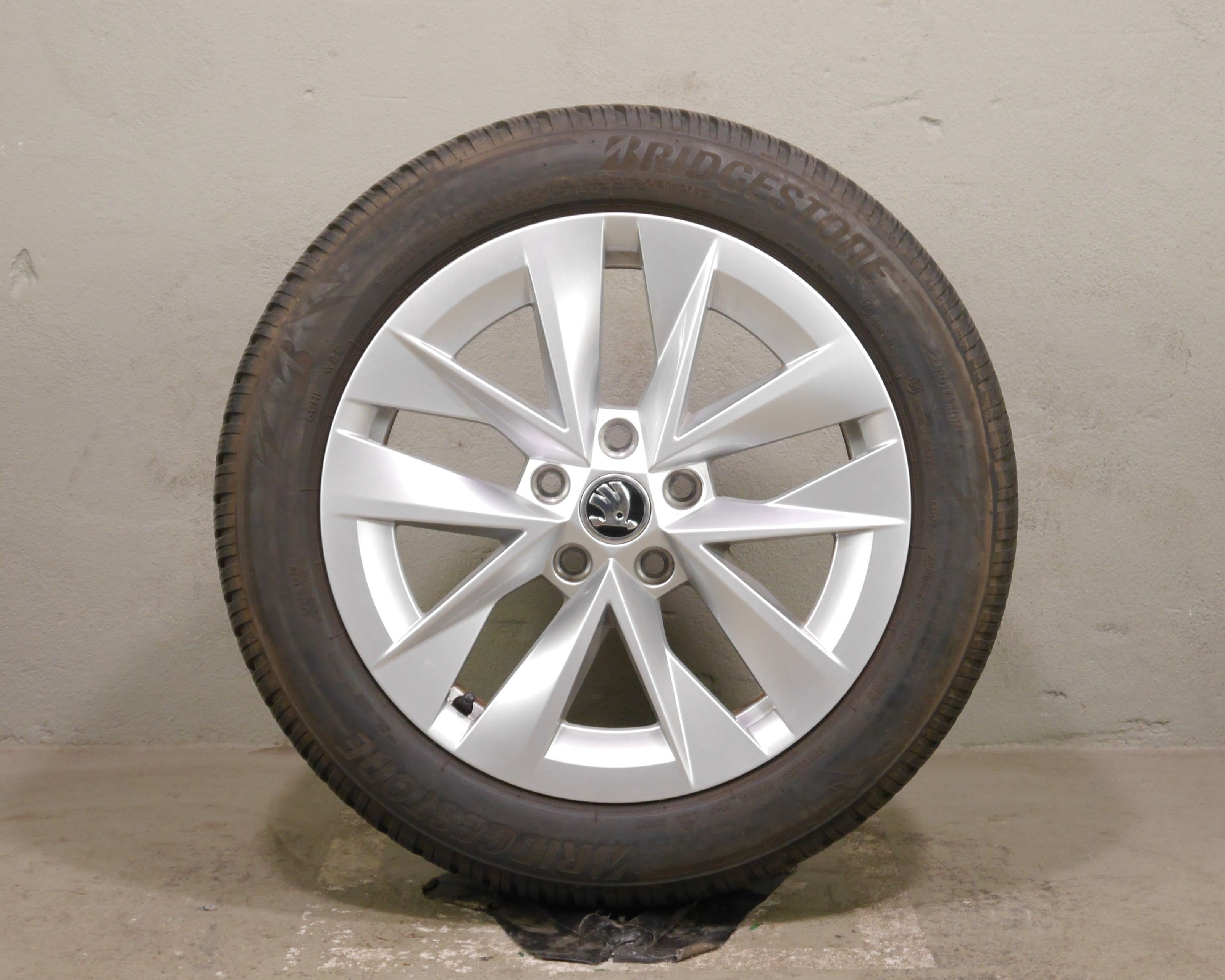 ŠKODA Octavia (NX) Aluradsatz – Winter 205/55R17 95V – 5E3601025