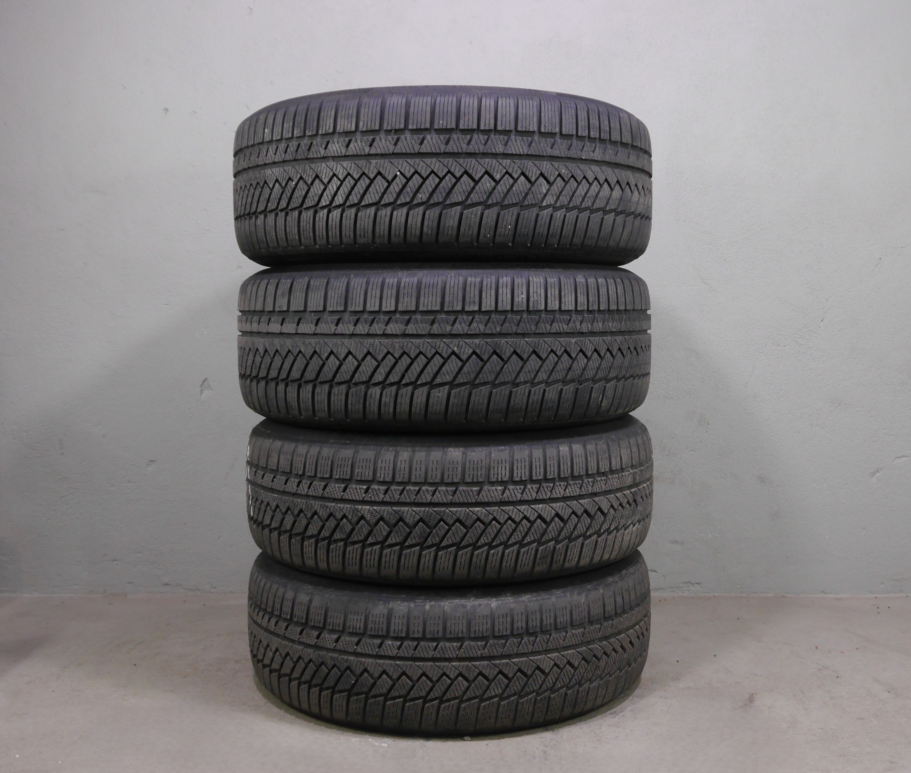 ŠKODA Enyaq Aluradsatz – Winter 235/50 R20 100T  255/45 R20 101T – 5LA601025AR - Conti Seal