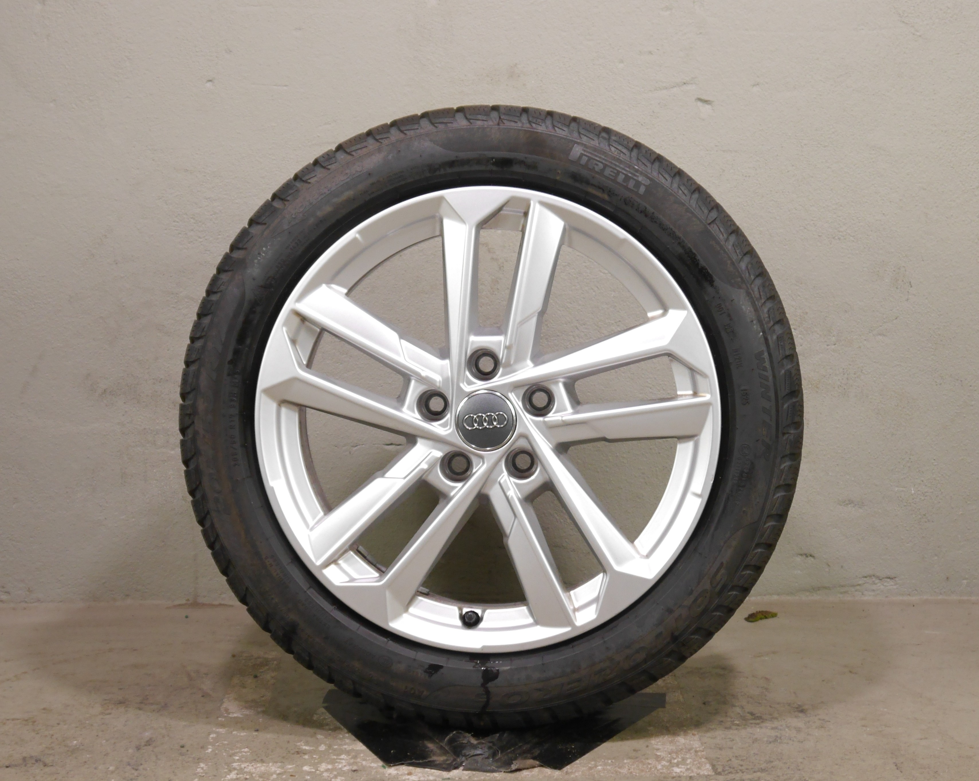 Audi A3 Sportback Aluradsatz – Winter 205/50 R17 93H (AO1) – 8Y0601025L
