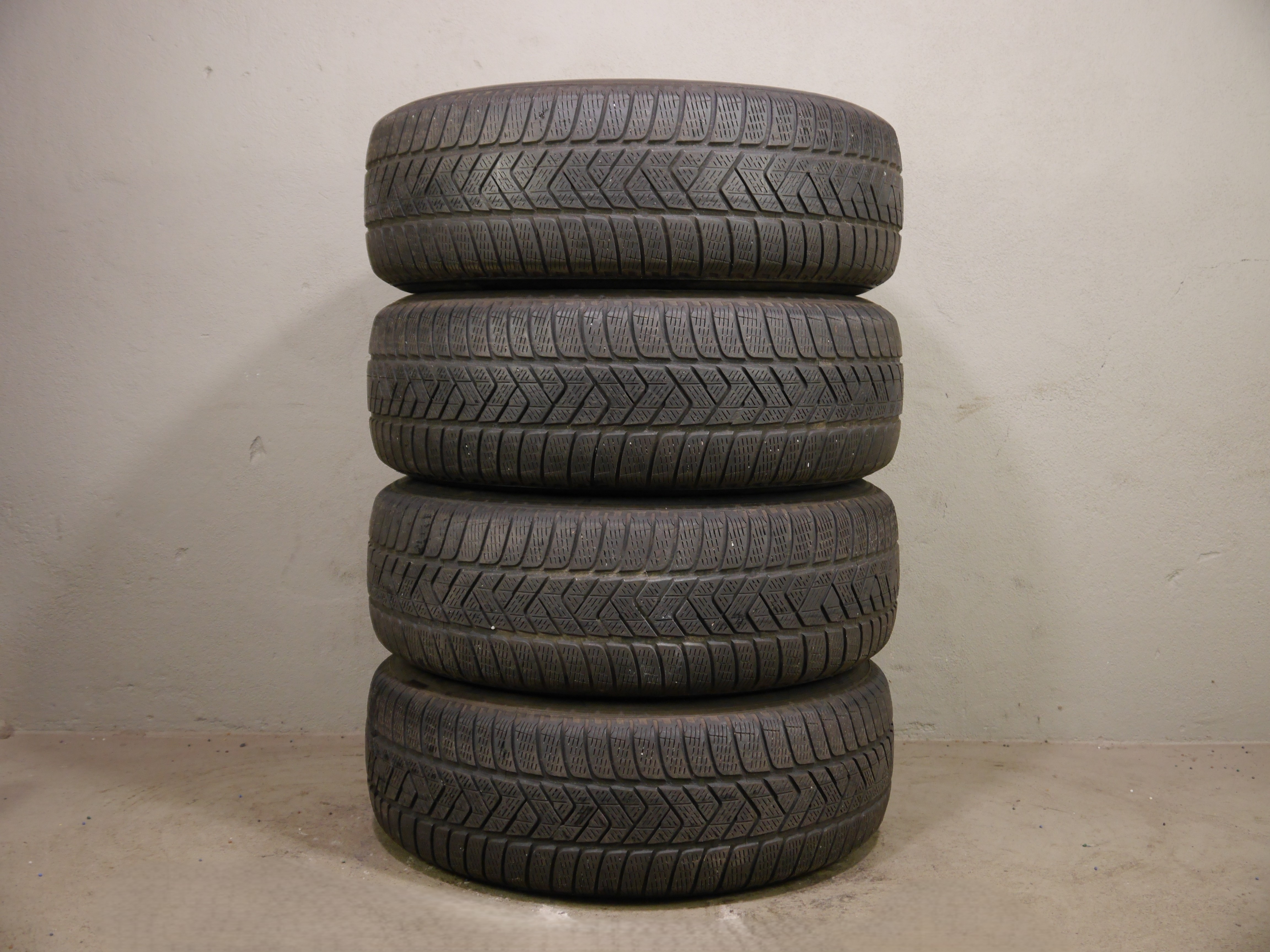 Audi Q5 (FY) Aluradsatz – Winter 235/65 R17 104H (AO) – 80A601025J