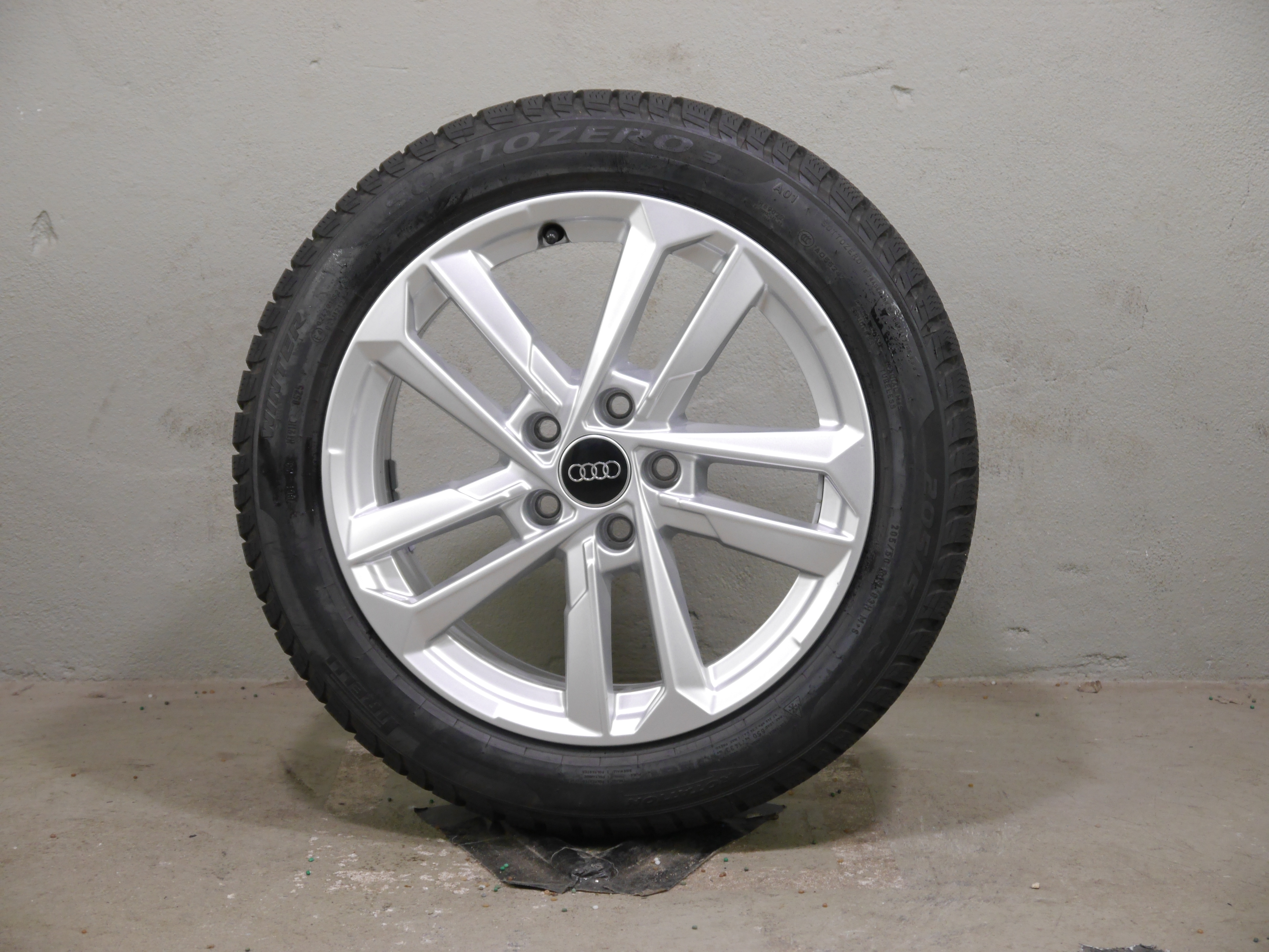 Audi A3 Sportback Aluradsatz – Winter 205/50 R17 93H (AO1) – 8Y0601025L