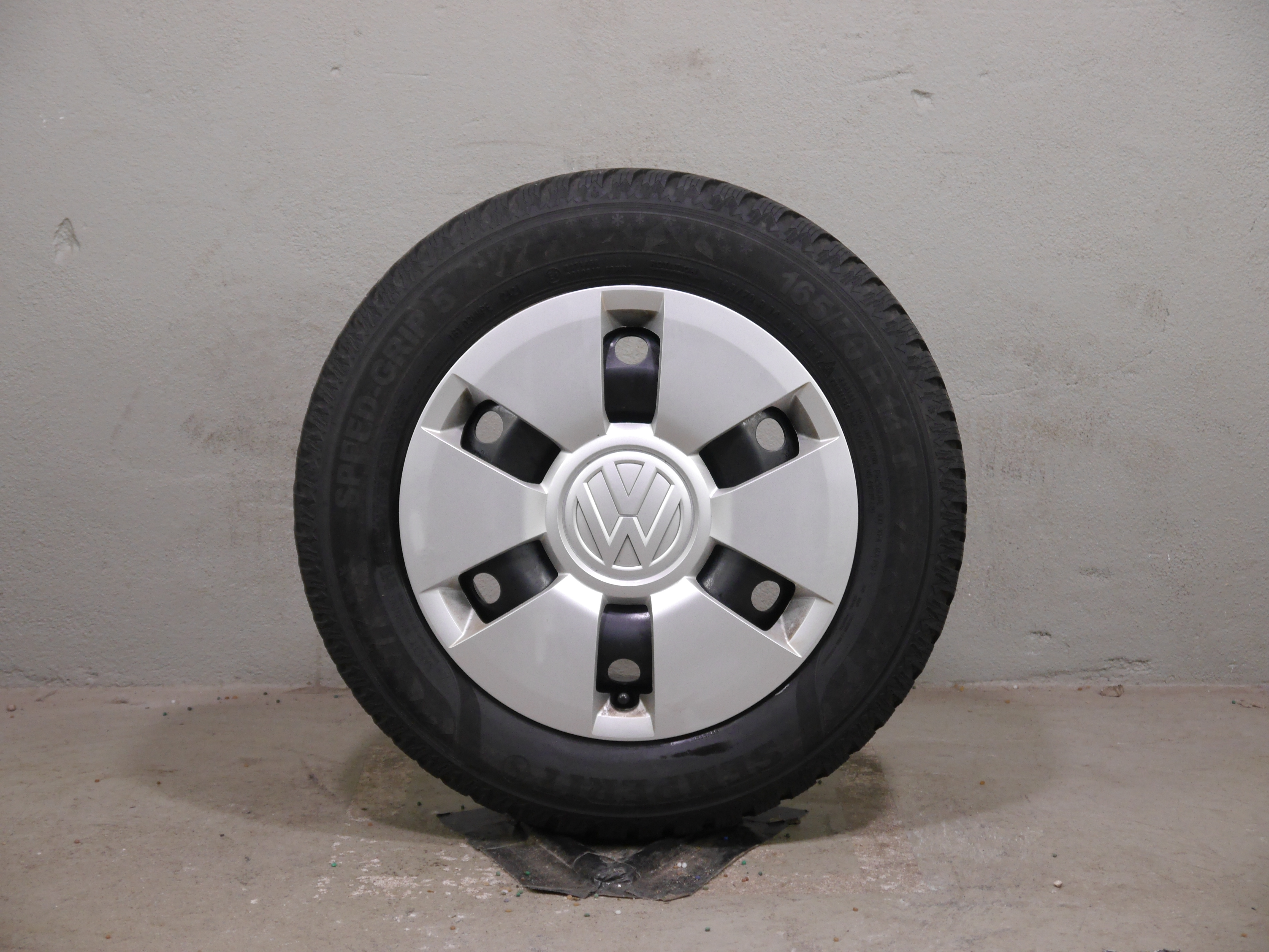 VW UP!  Stahlradsatz – Winter 165/70 R14 81T  – 1S0601027G/J