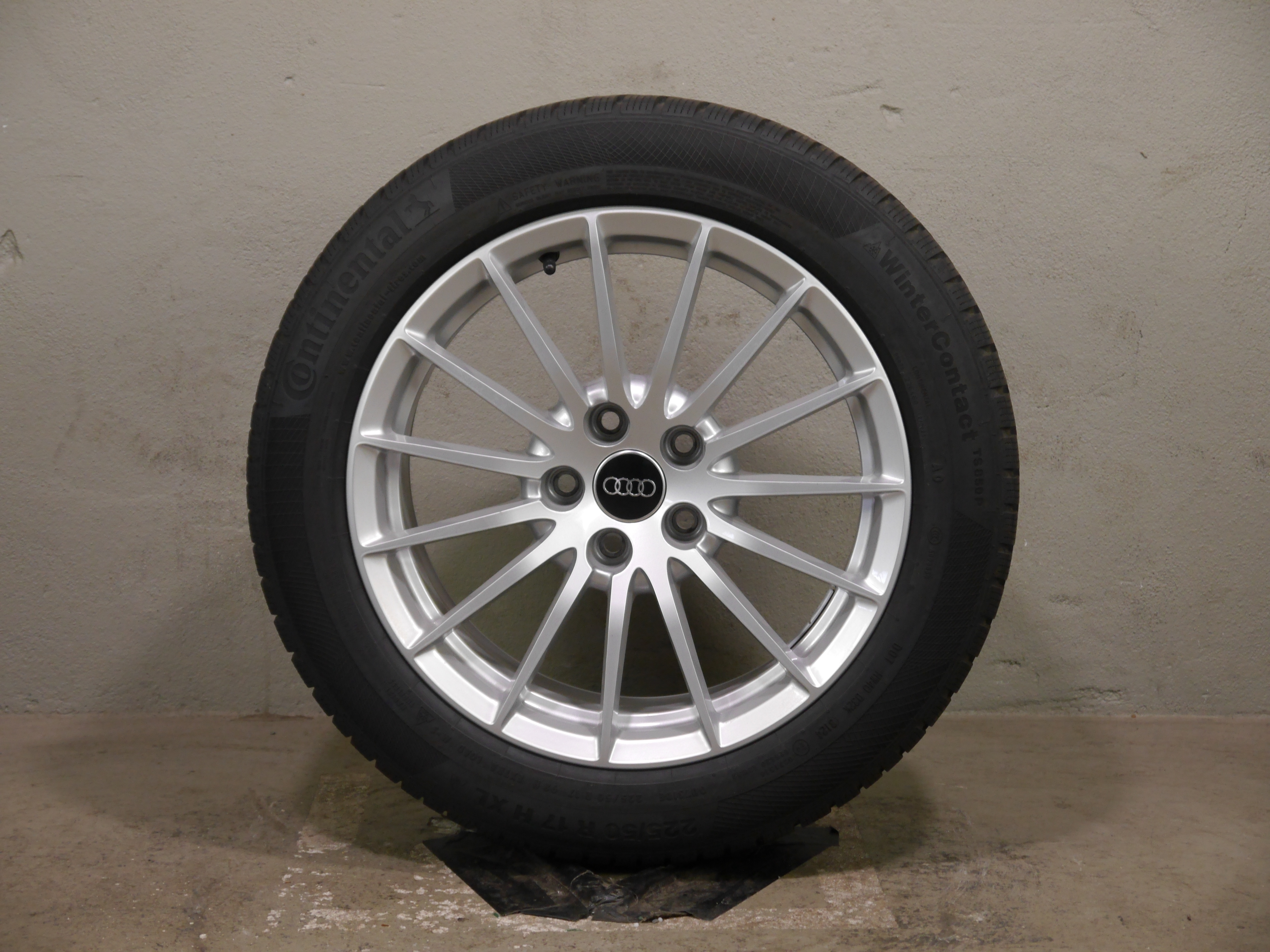 Audi A5 Sportback Aluradsatz – Winter 225/50 R17 98H –8W0601025AE