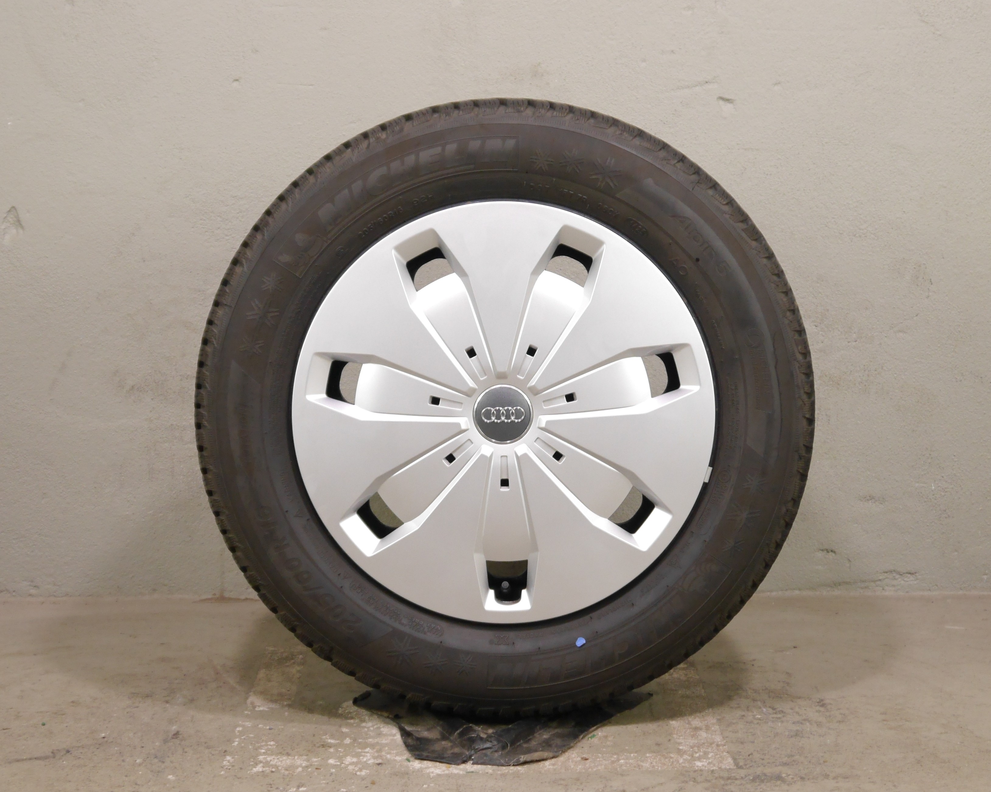 Audi Q2 Stahlradsatz – Winter 205/60 R16 92H – 5Q0601027DQ