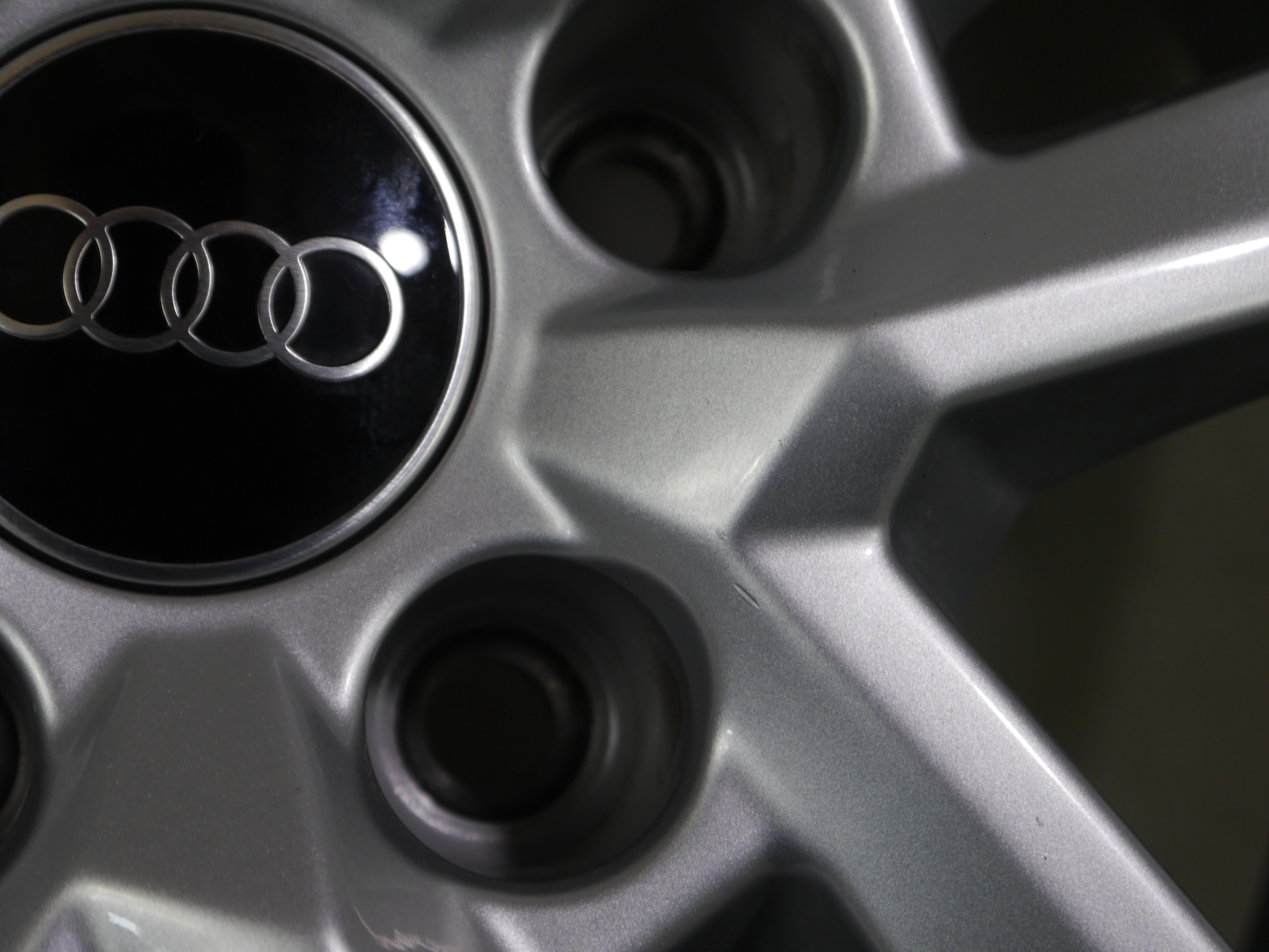Audi A4 Avant Aluradsatz – Winter 225/50 R17 98H (AO) – 8W0601025P