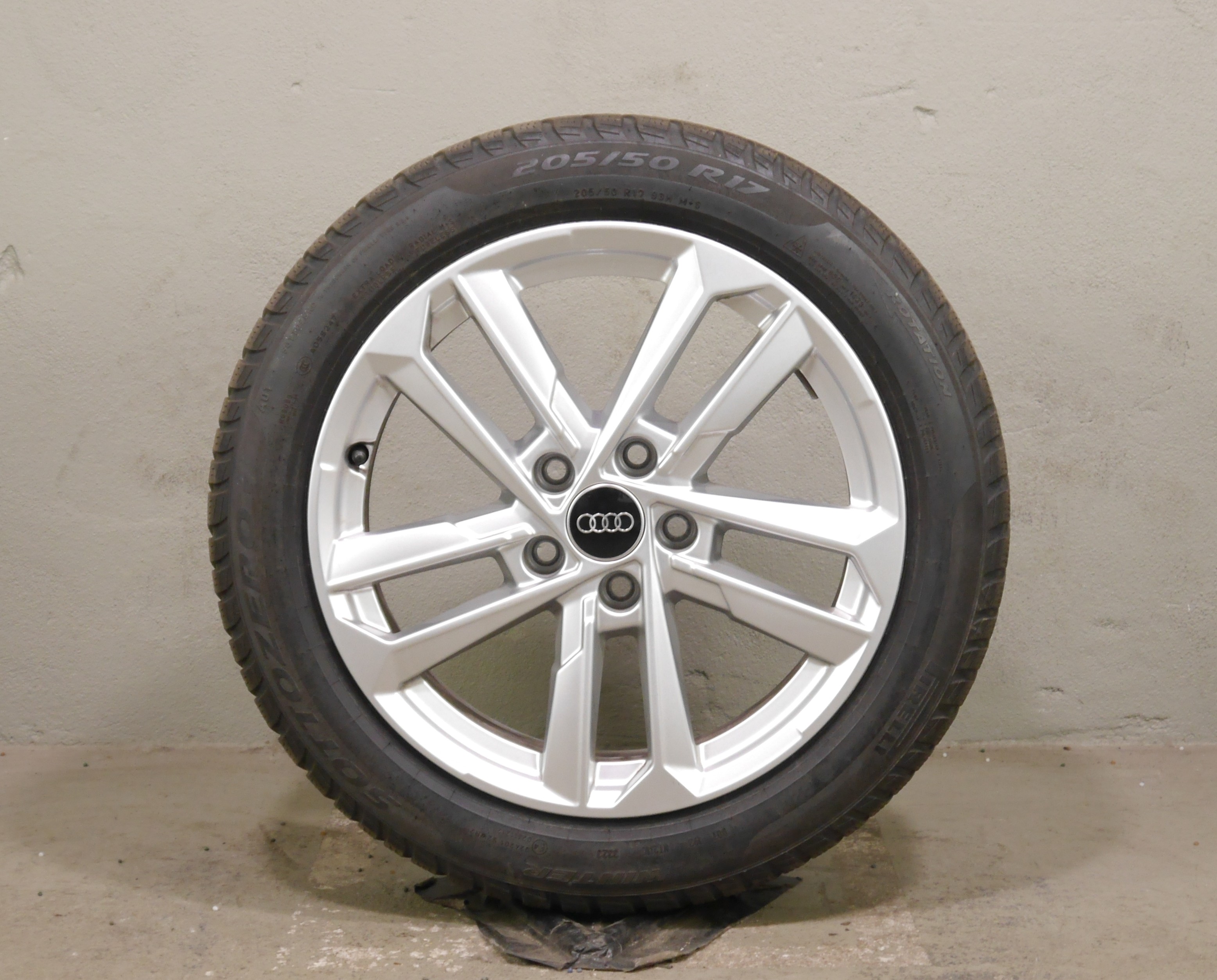 Audi A3 (8Y) Sportback Aluradsatz – Winter 205/50 R17 93H (AO1) – 8Y0601025L