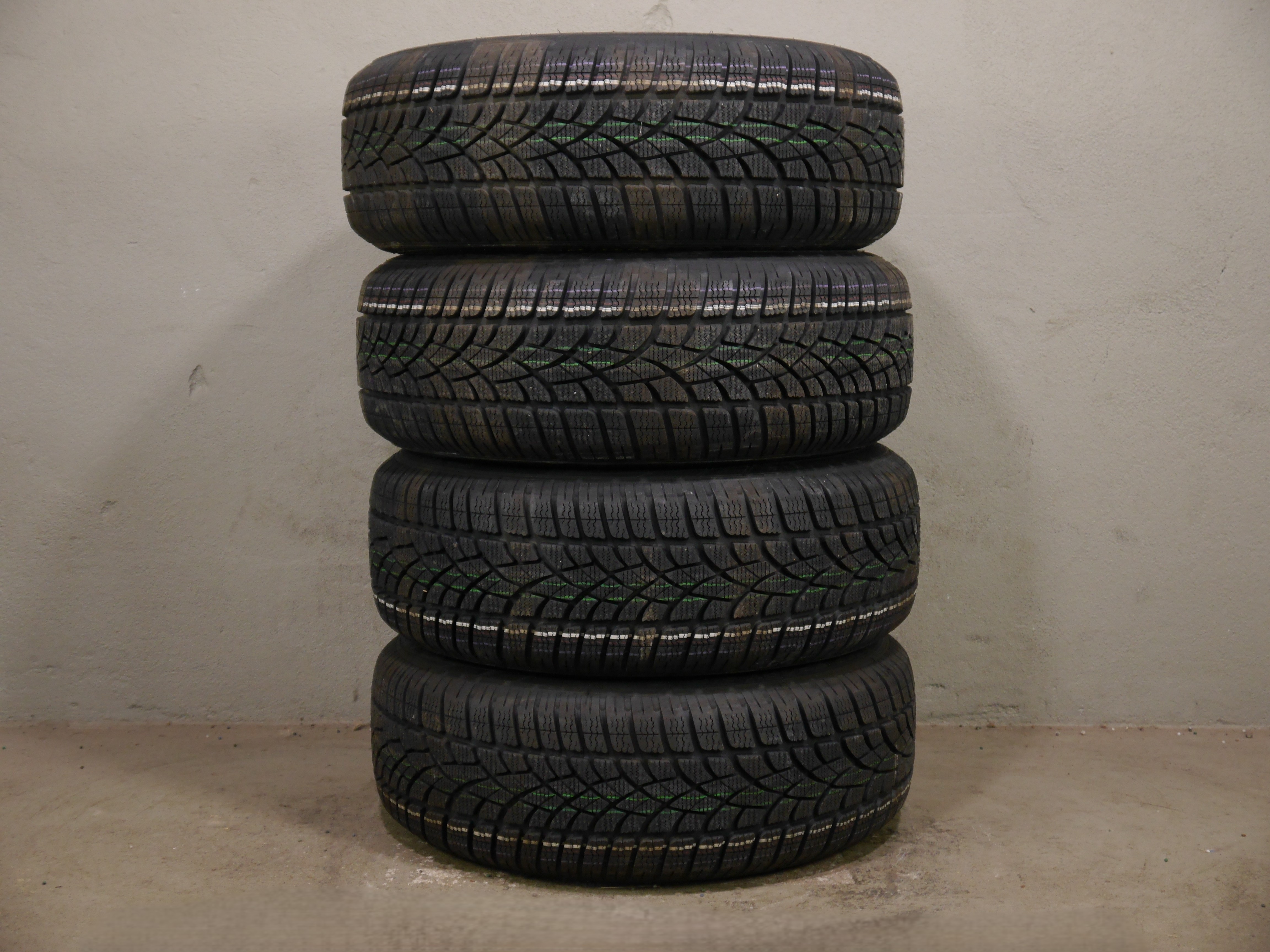Audi A4 Aluradsatz – Winter 205/60 R16 92H – 8W0601025A