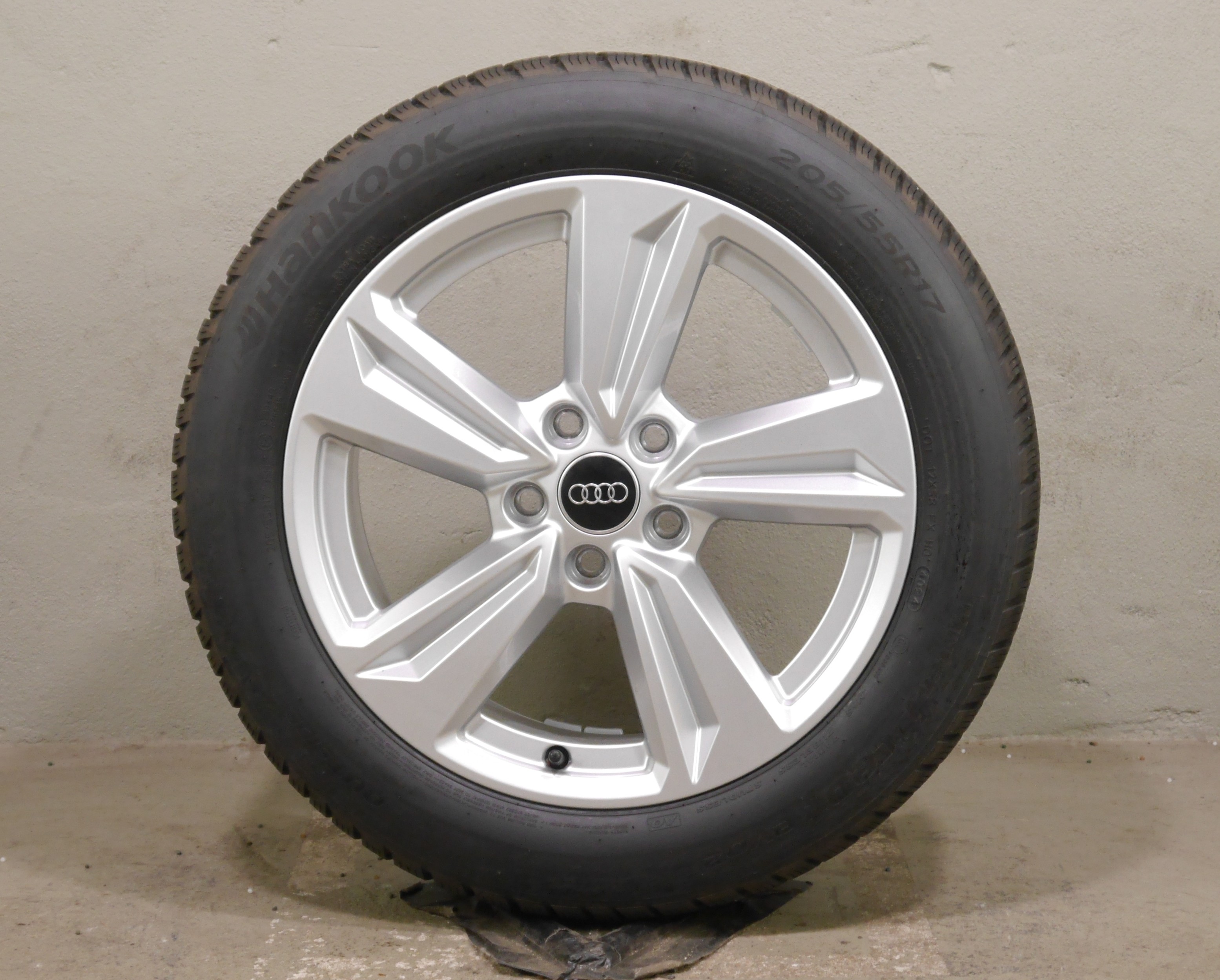 Audi A6 Avant Aluradsatz – Winter 205/55 R17 95H (AO) – 8Y0601025AA