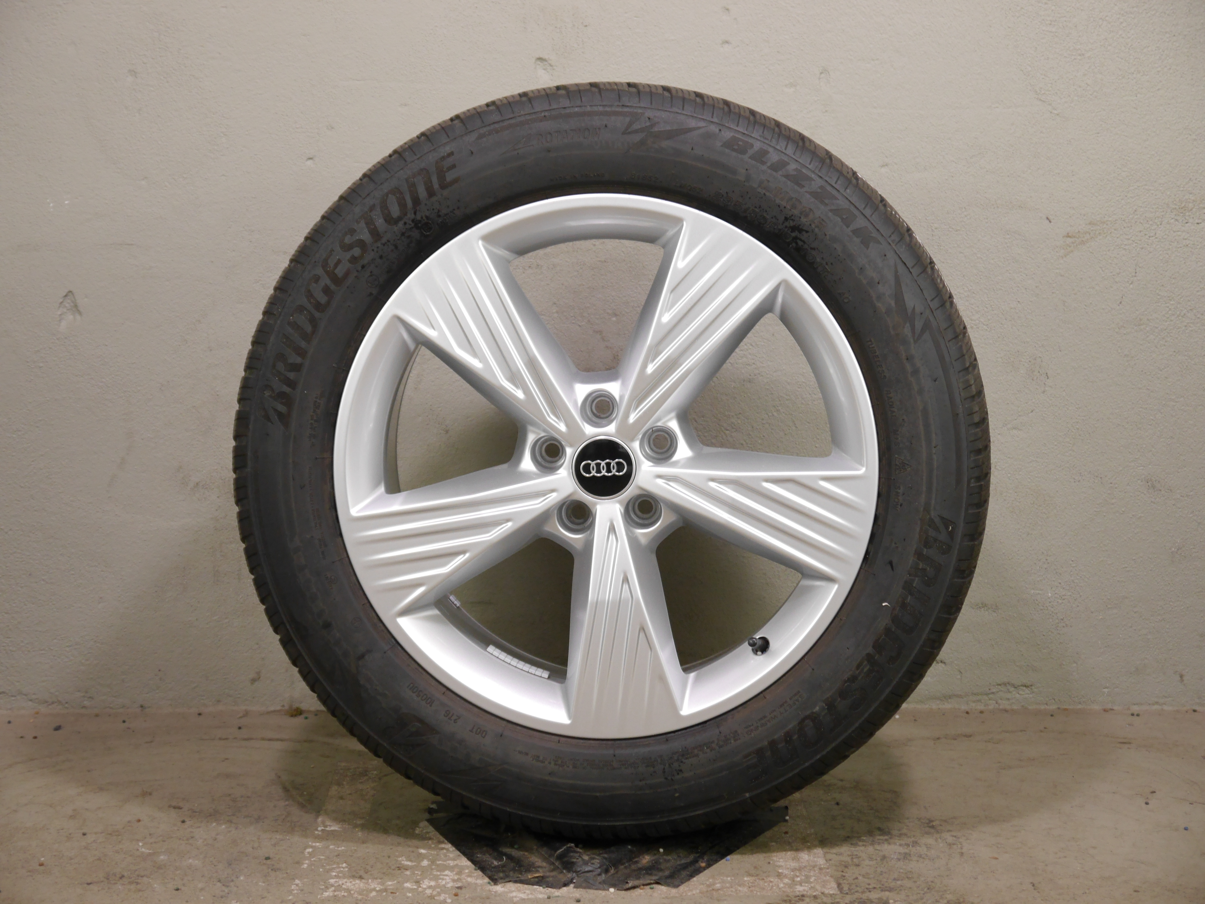 Audi Q4 e-tron (F4) Aluradsatz – Winter 235/55 R19 101T, 255/50 R19 103T (AO) 89A601025B