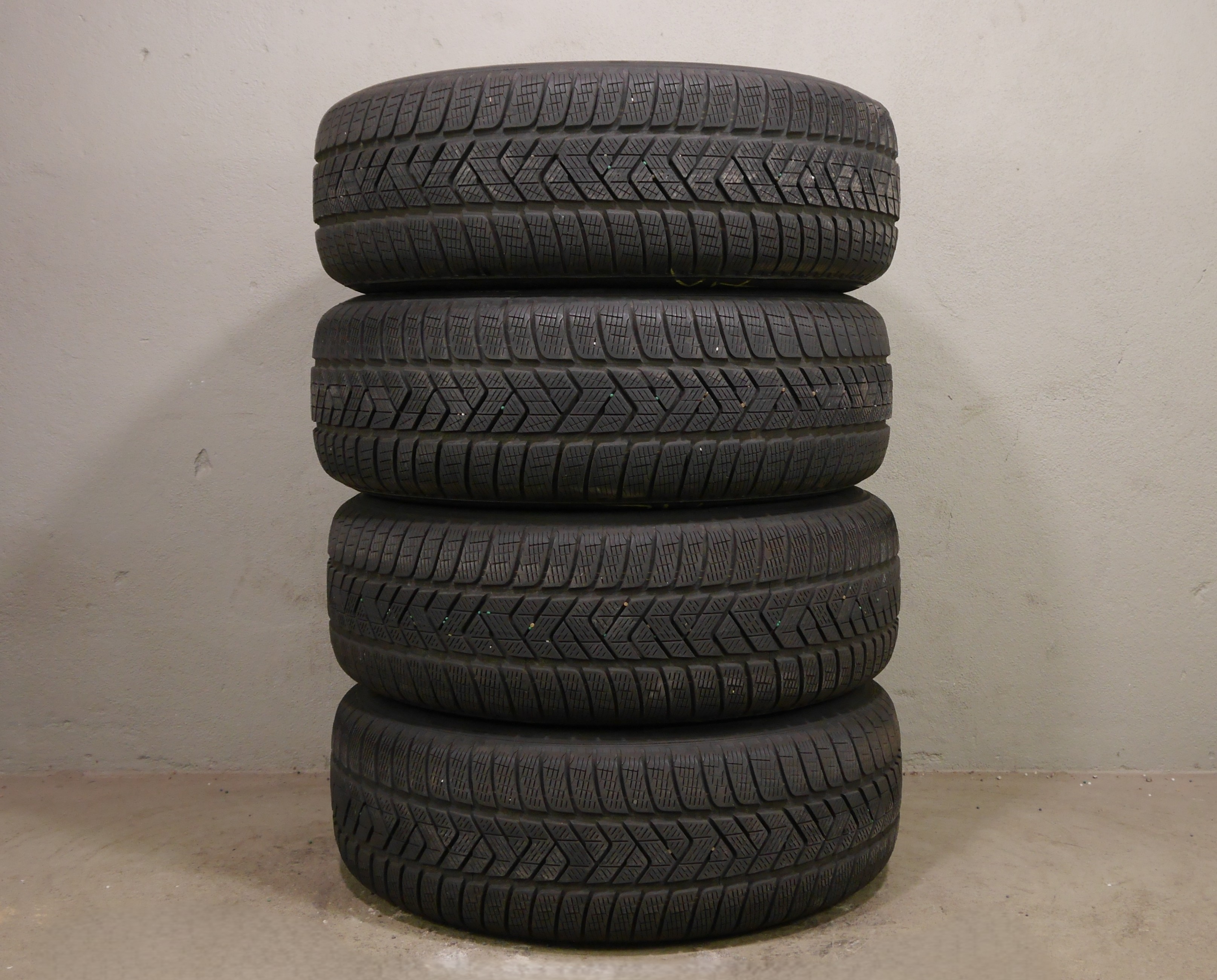 Audi Q5 (FY) Aluradsatz – Winter 235/65 R17 104H (AO) – 80A601025J