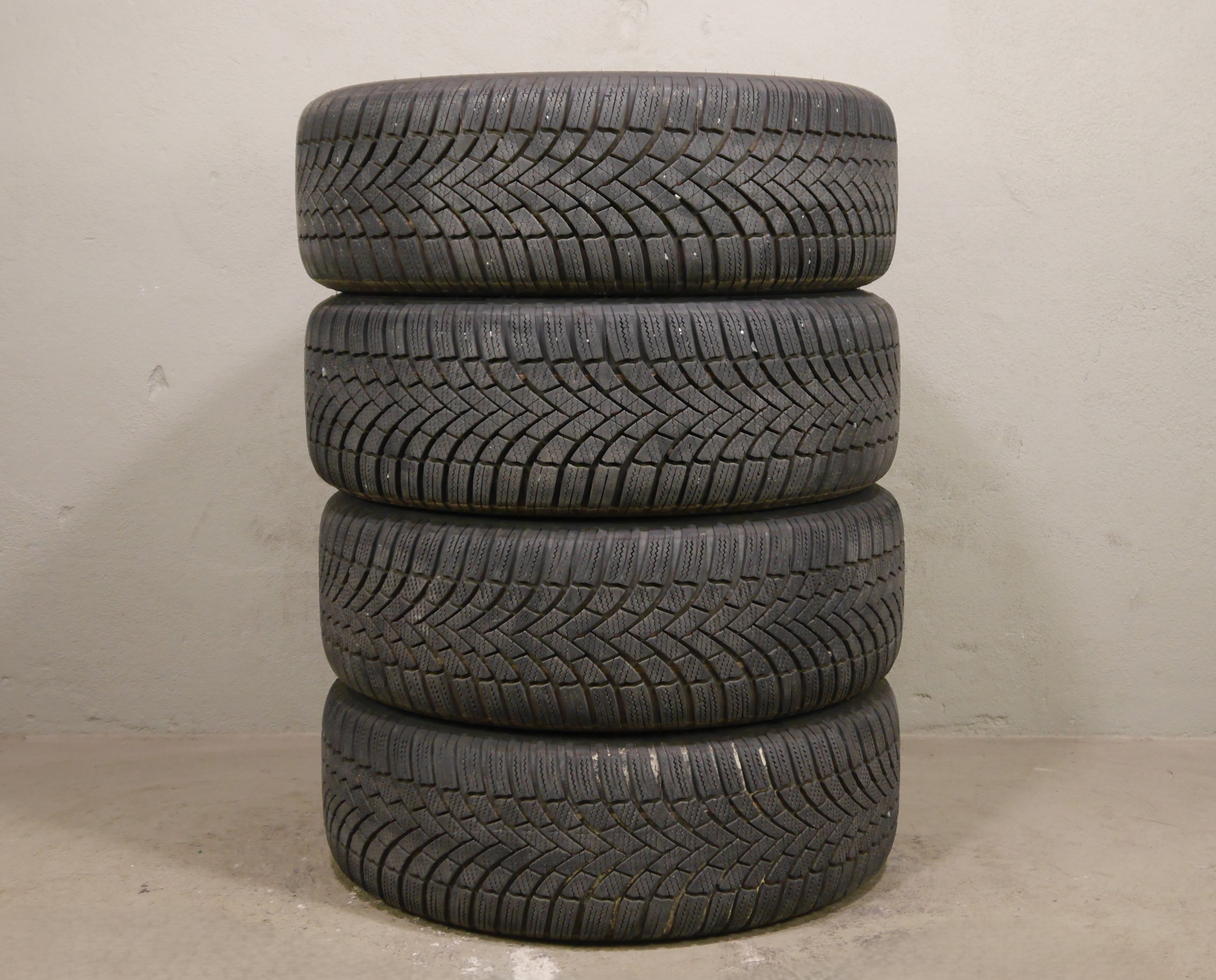 Audi A3 Sportback (8Y) Aluradsatz – Winter 205/50 R17 93H (AO1) – 8Y0601025L