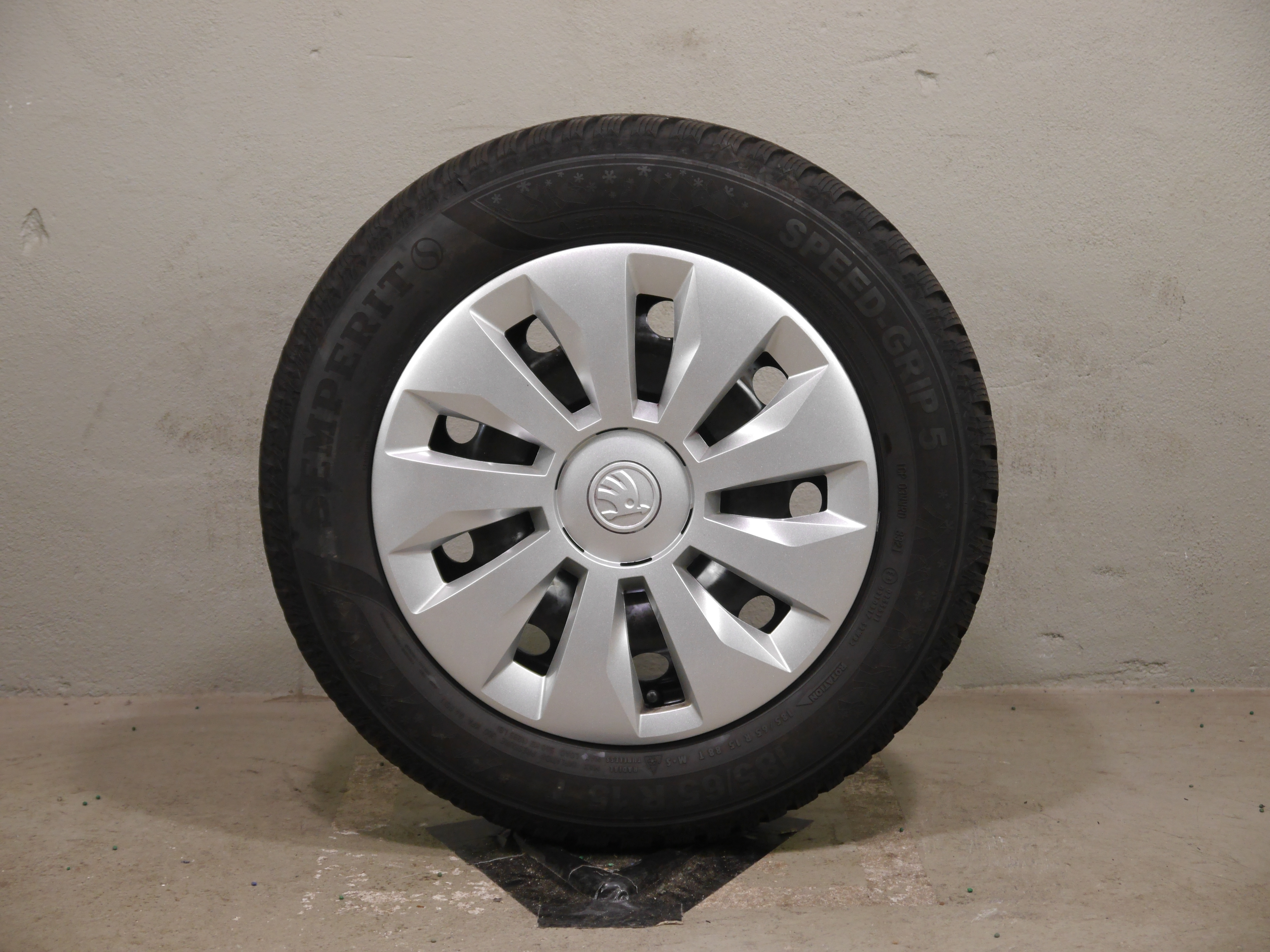 ŠKODA Fabia Stahlradsatz – Winter 185/65 R15 88T (AO) – 2Q0601027AG/AH