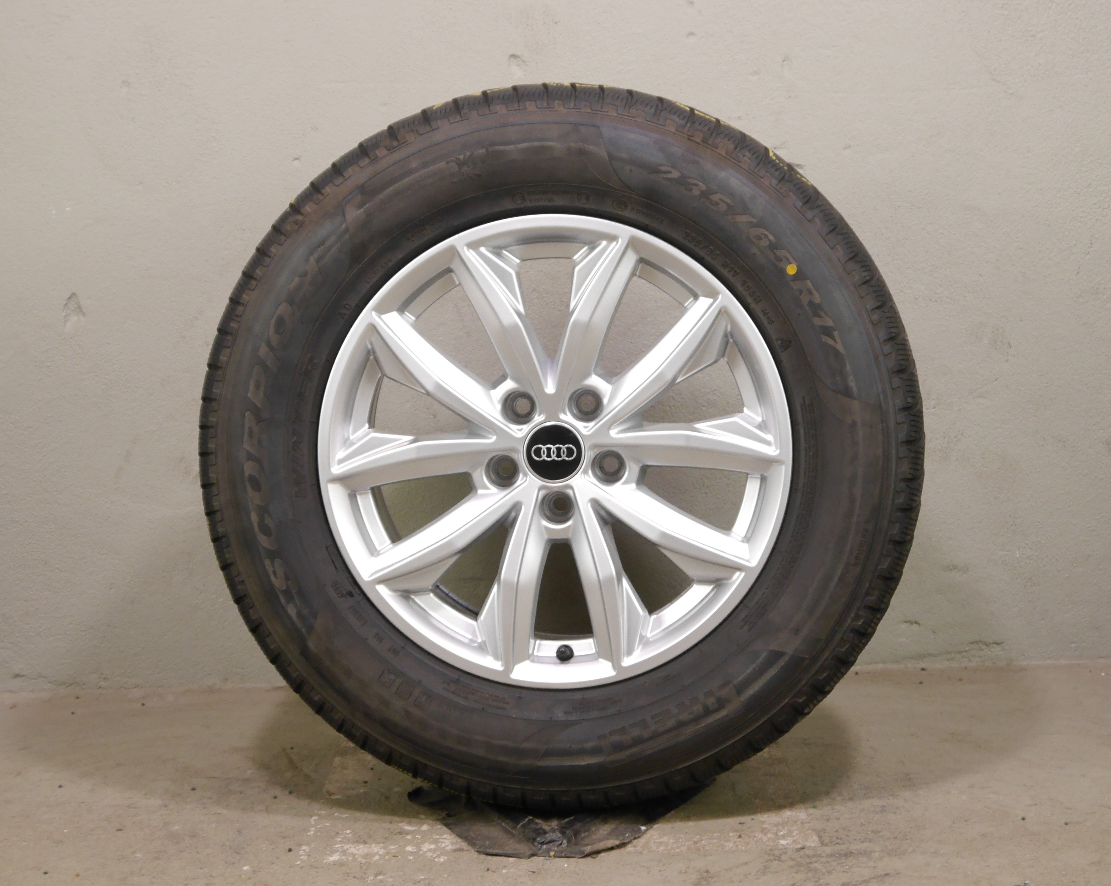 Audi Q5 (FY) Sportback Aluradsatz  – Winter 235/65 R17 104H (AO) – 80A601025J