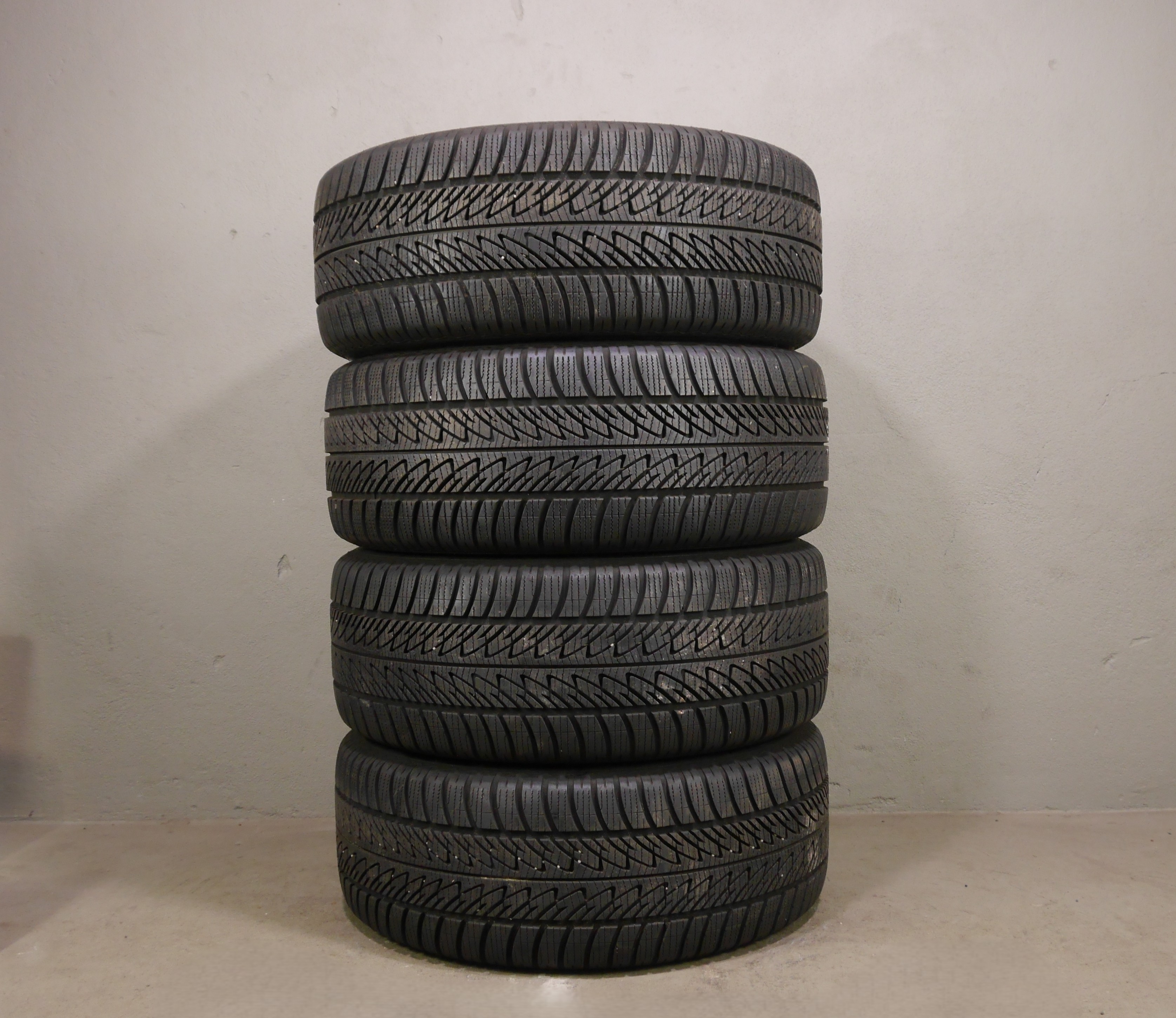 VW Touareg (CR) Aluradsatz – Winter 285/45 R20 112V – 760601025C mit RDKS