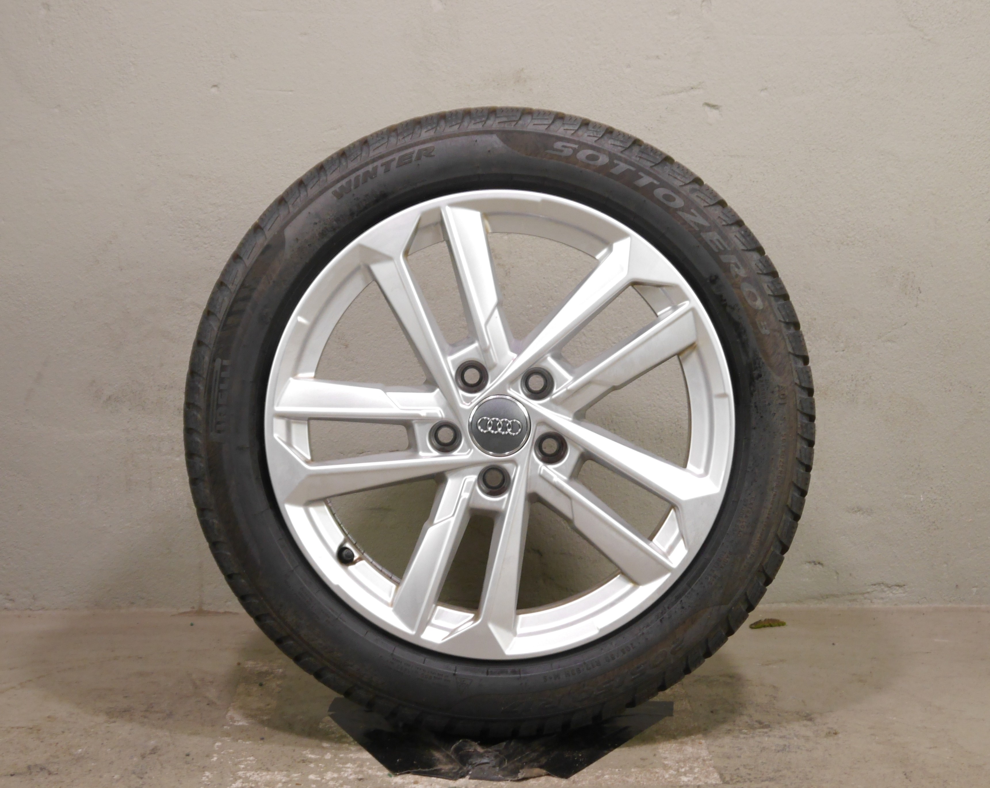 Audi A3 Sportback Aluradsatz – Winter 205/50 R17 93H (AO1) – 8Y0601025L