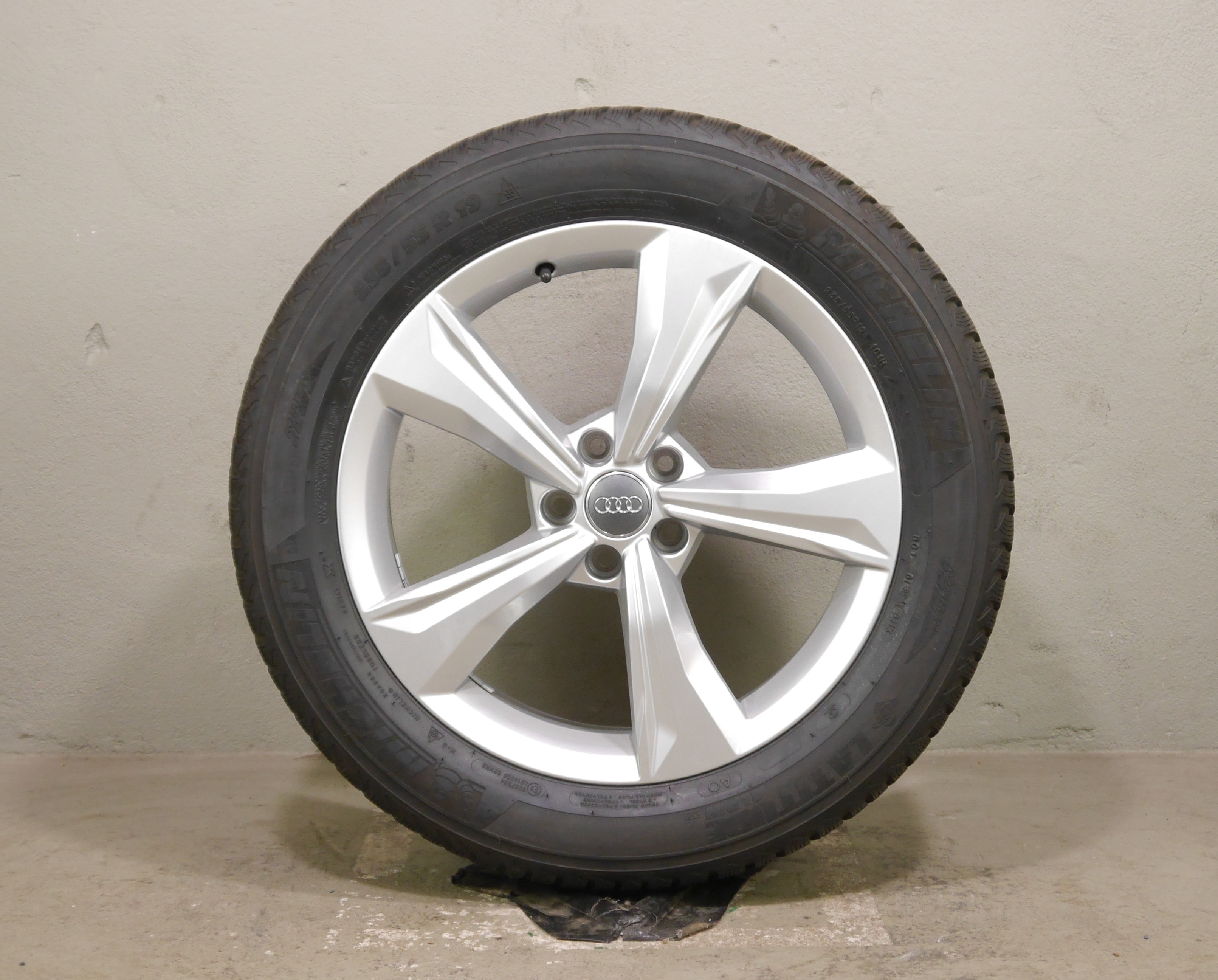 Audi Q5 Aluradsatz – Winter 235/55 R19 101H (AO) – 80A601025K