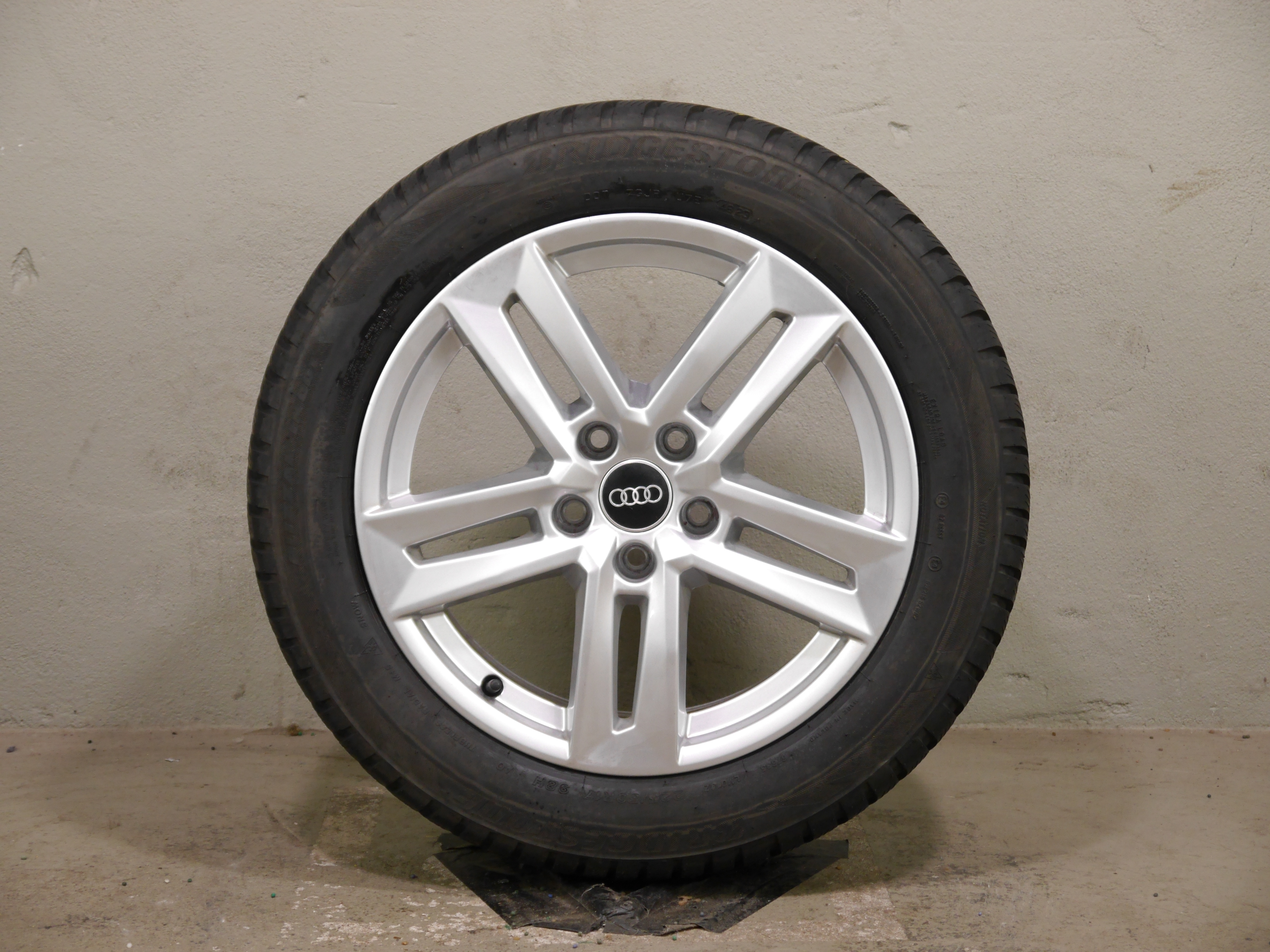 Audi A4 (8W) Aluradsatz – Winter 225/50 R17 98H – 8W0601025P