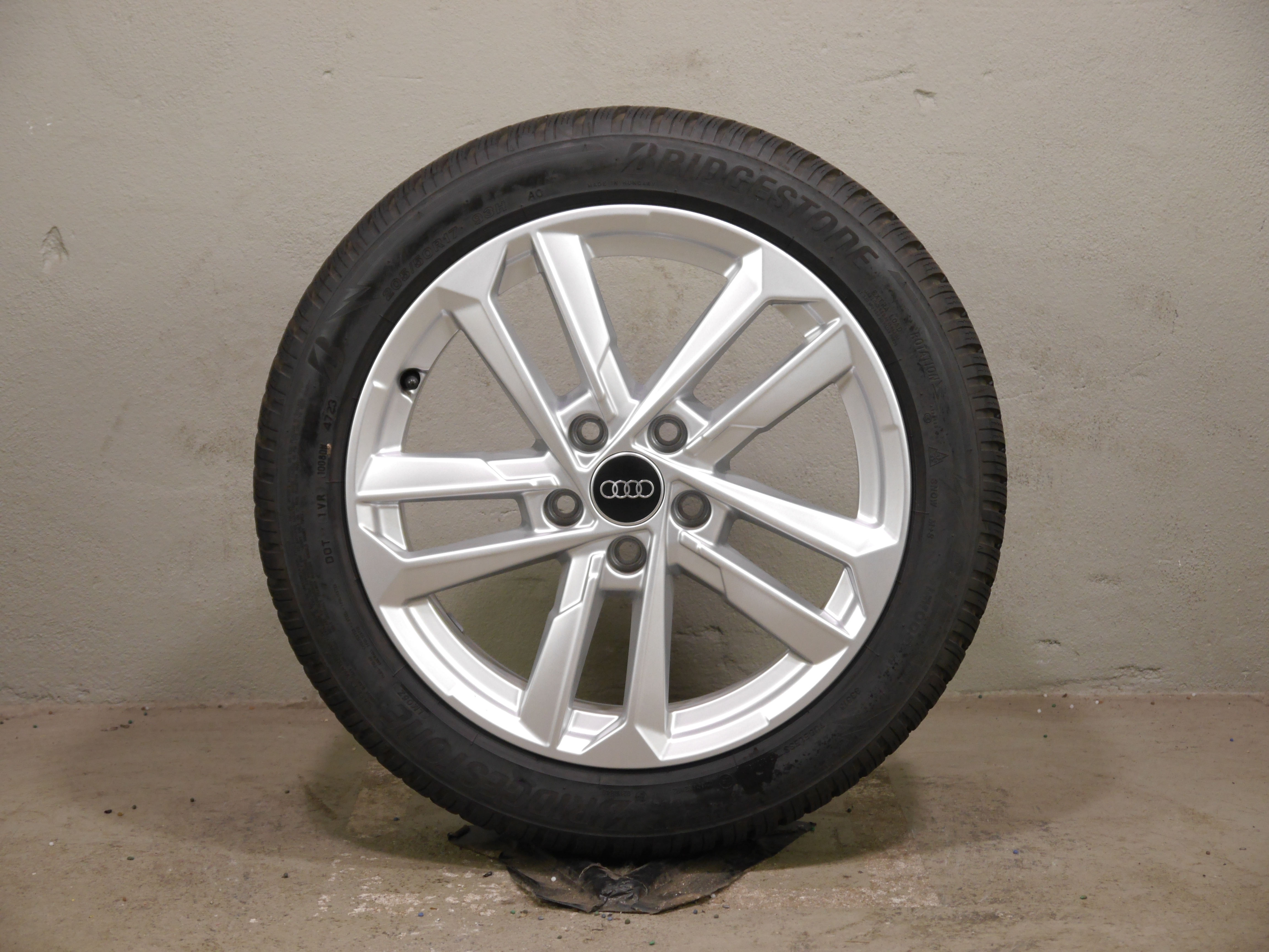 Audi A3 Sportback Aluradsatz – Winter 205/50 R17 93H (AO1) – 8Y0601025L
