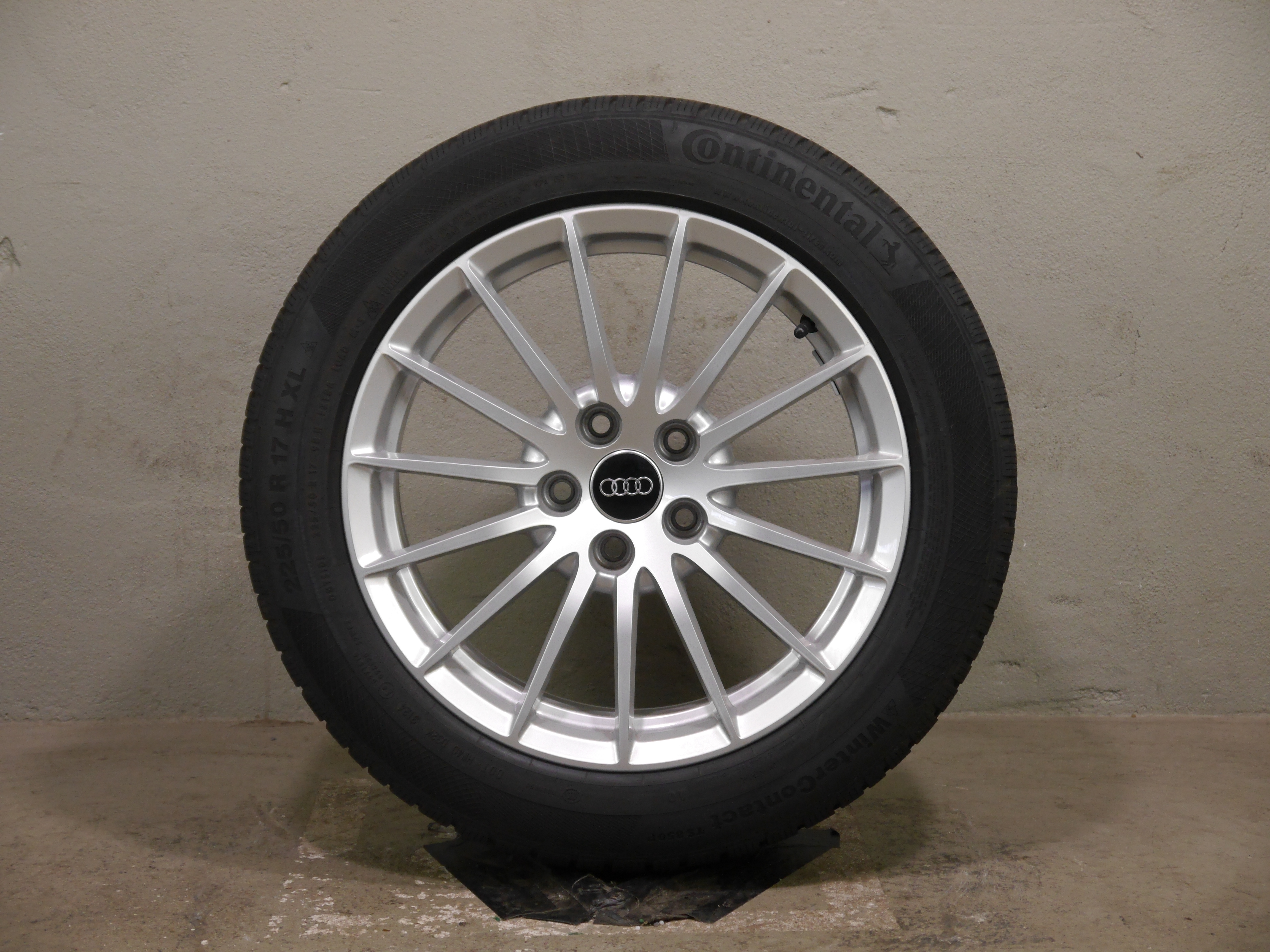 Audi A5 Sportback Aluradsatz – Winter 225/50 R17 98H –8W0601025AE