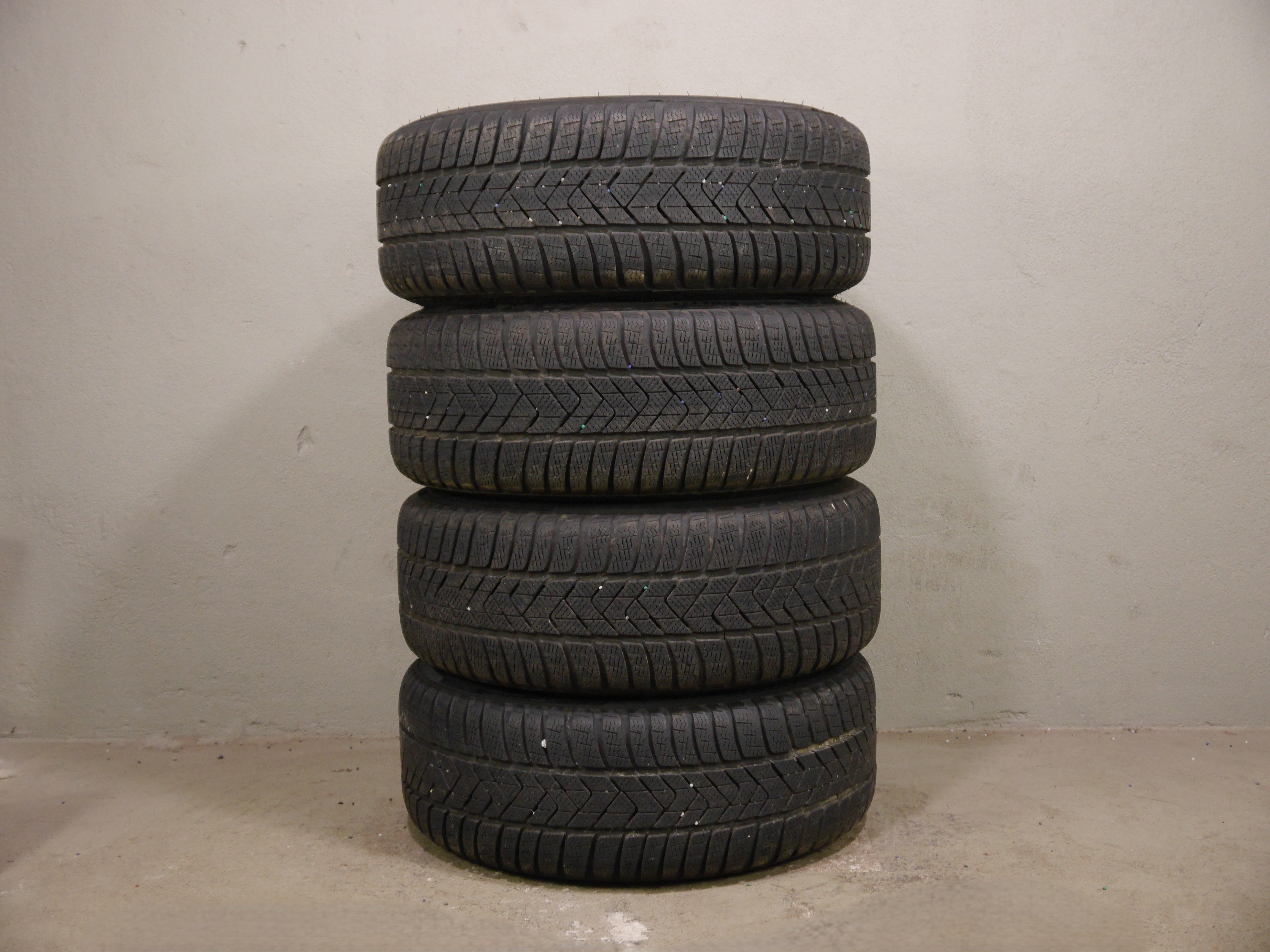 Audi A3 Sportback (8Y) Aluradsatz – Winter 225/40 R18 92V (AO1) – 8Y0601025CE