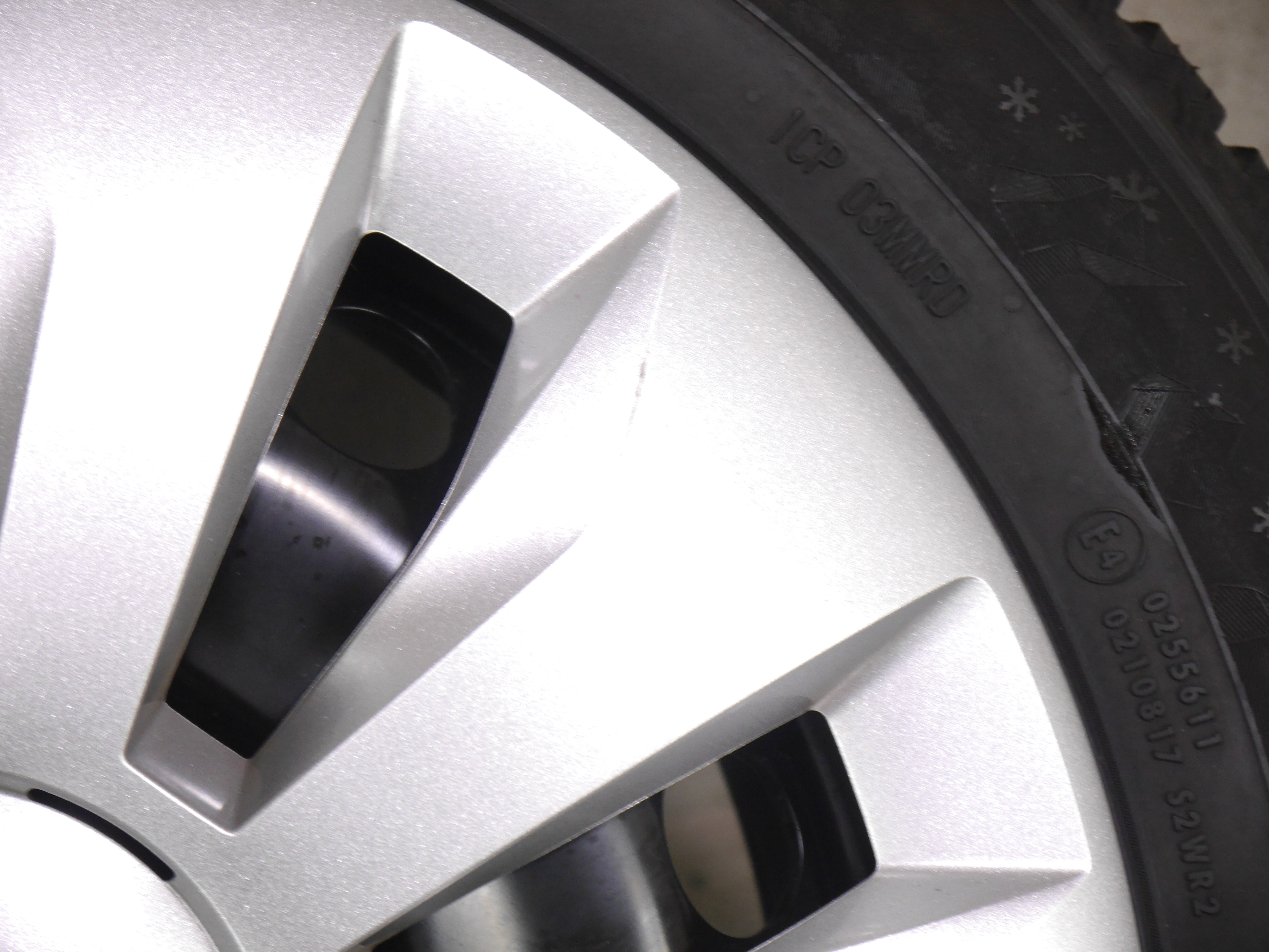 ŠKODA Fabia Stahlradsatz – Winter 185/65 R15 88T (AO) – 2Q0601027AG/AH