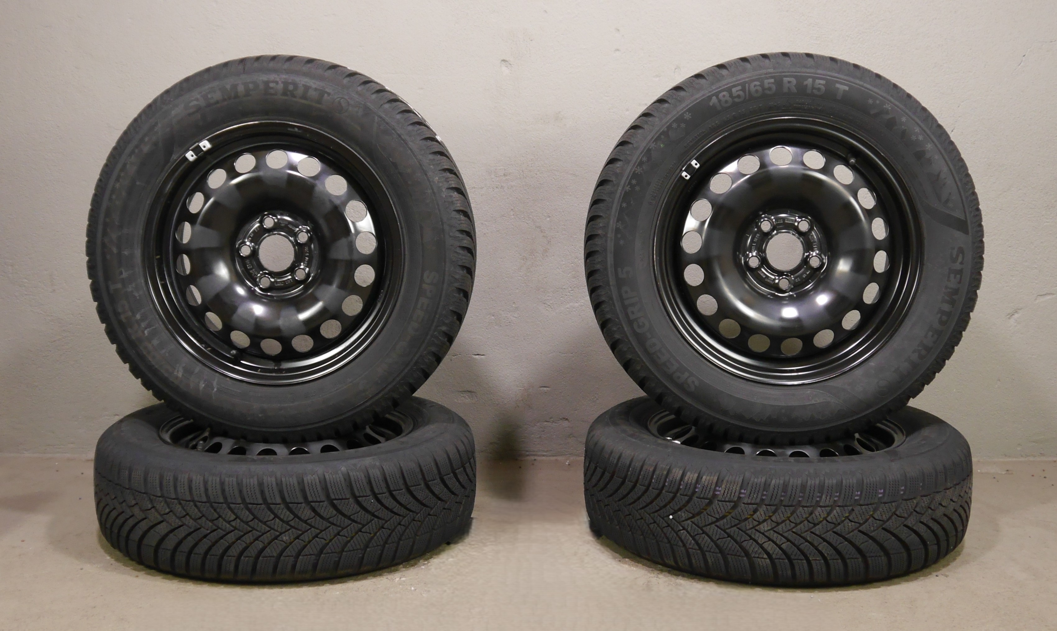 ŠKODA Fabia (PJ) / VW Polo (2G/AW)/ Seat Arona/ Seat Ibiza (6F) Stahlradsatz – Winter 185/65 R15 88T – 2Q0601027