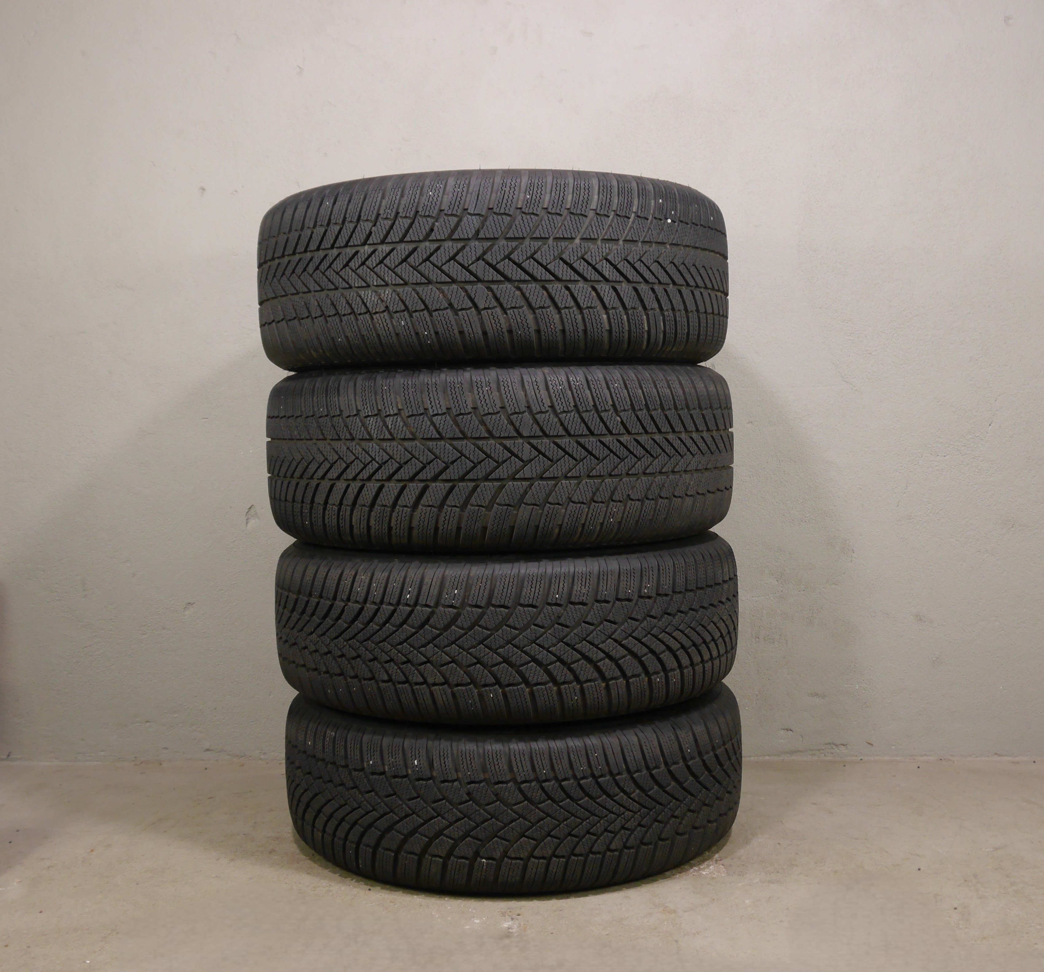VW ID.4 Aluradsatz – Winter 235/55 R19 101T 255/50 R19 103T - 11A601025M