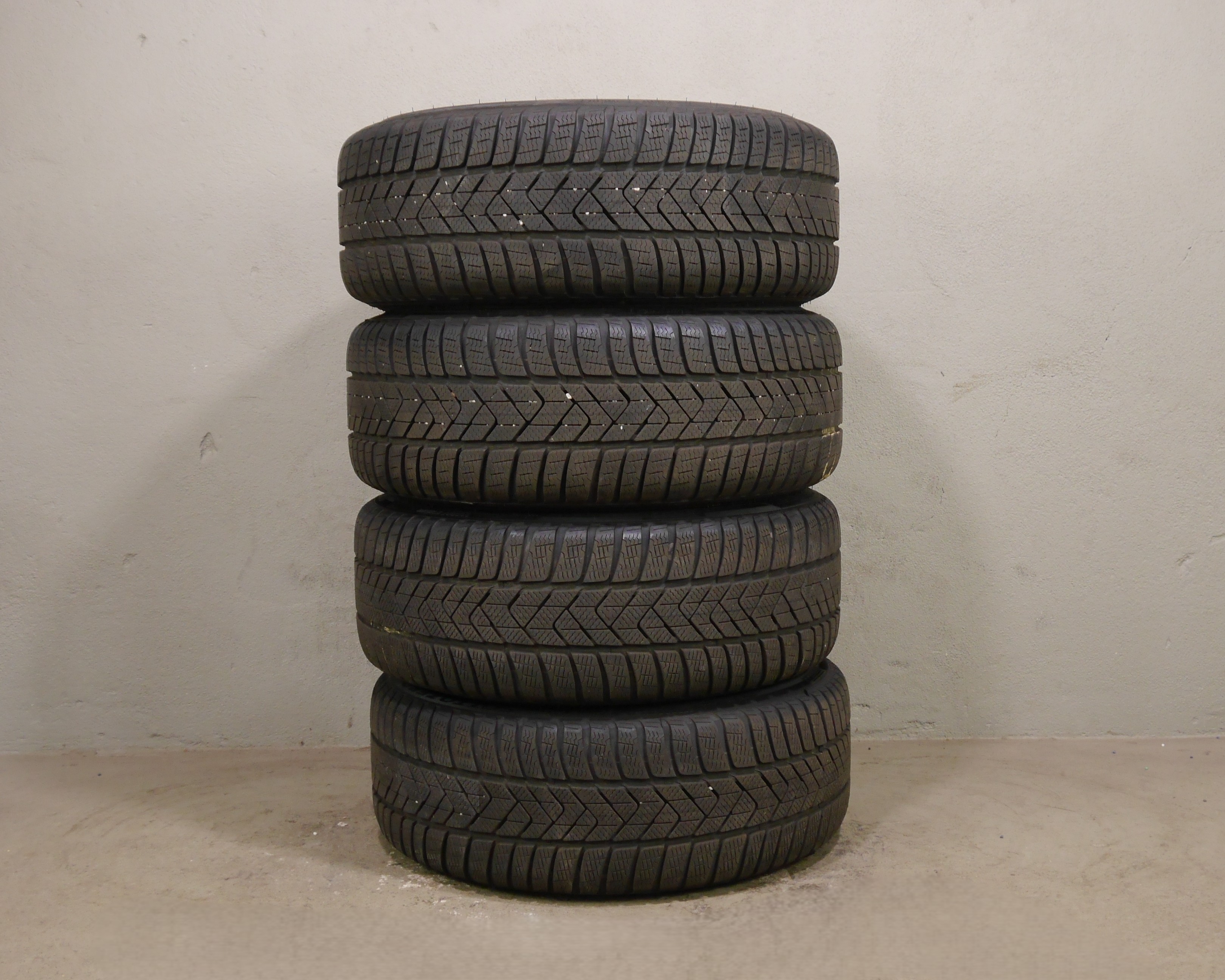 Audi A3 (8Y) Aluradsatz – Winter 225/40 R18 92V (AO1) – 8Y0601025CE