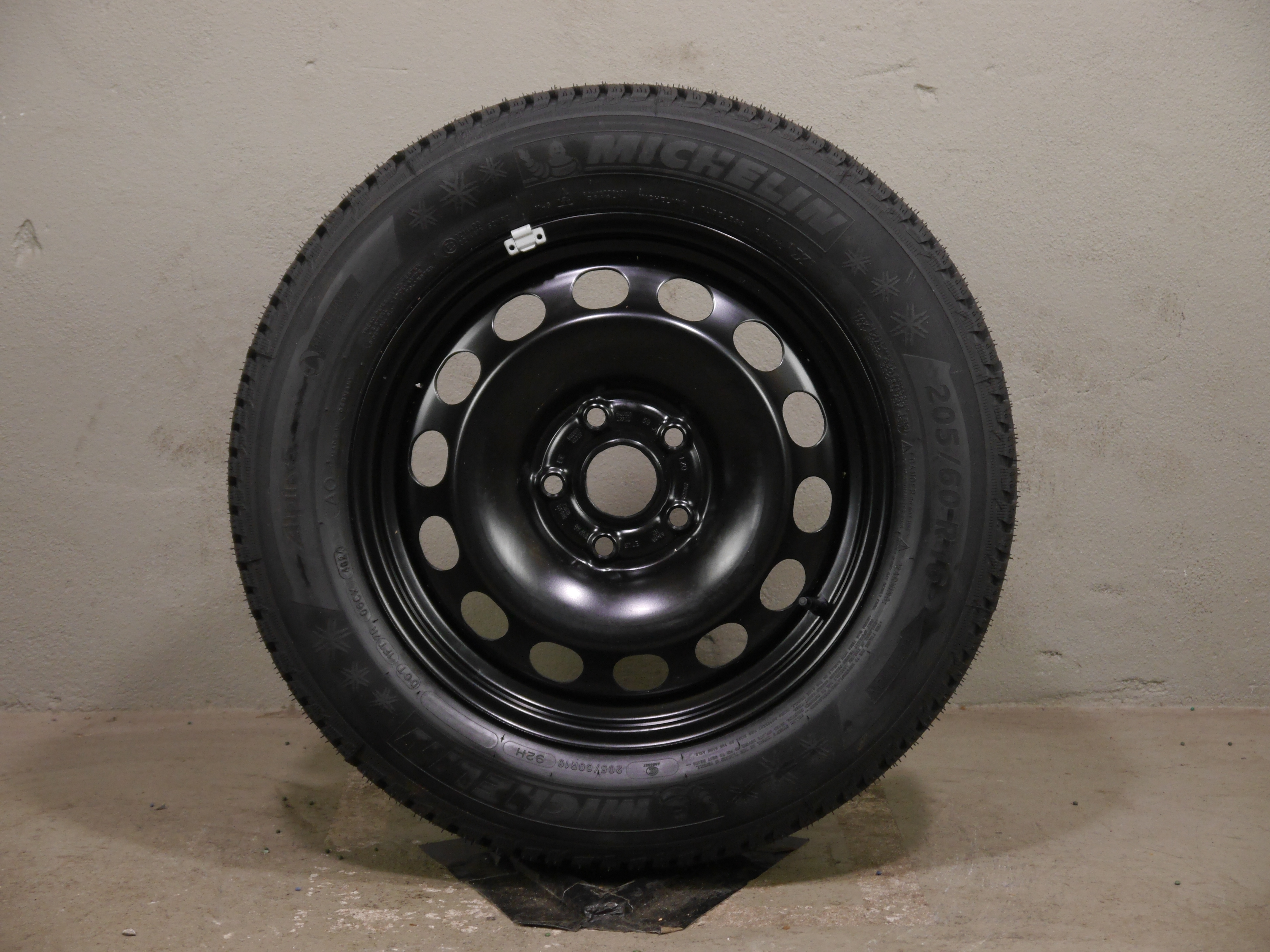 Audi Q2 Stahlradsatz – Winter 205/60 R16 92H (AO) – 5Q0601027CJ/CK