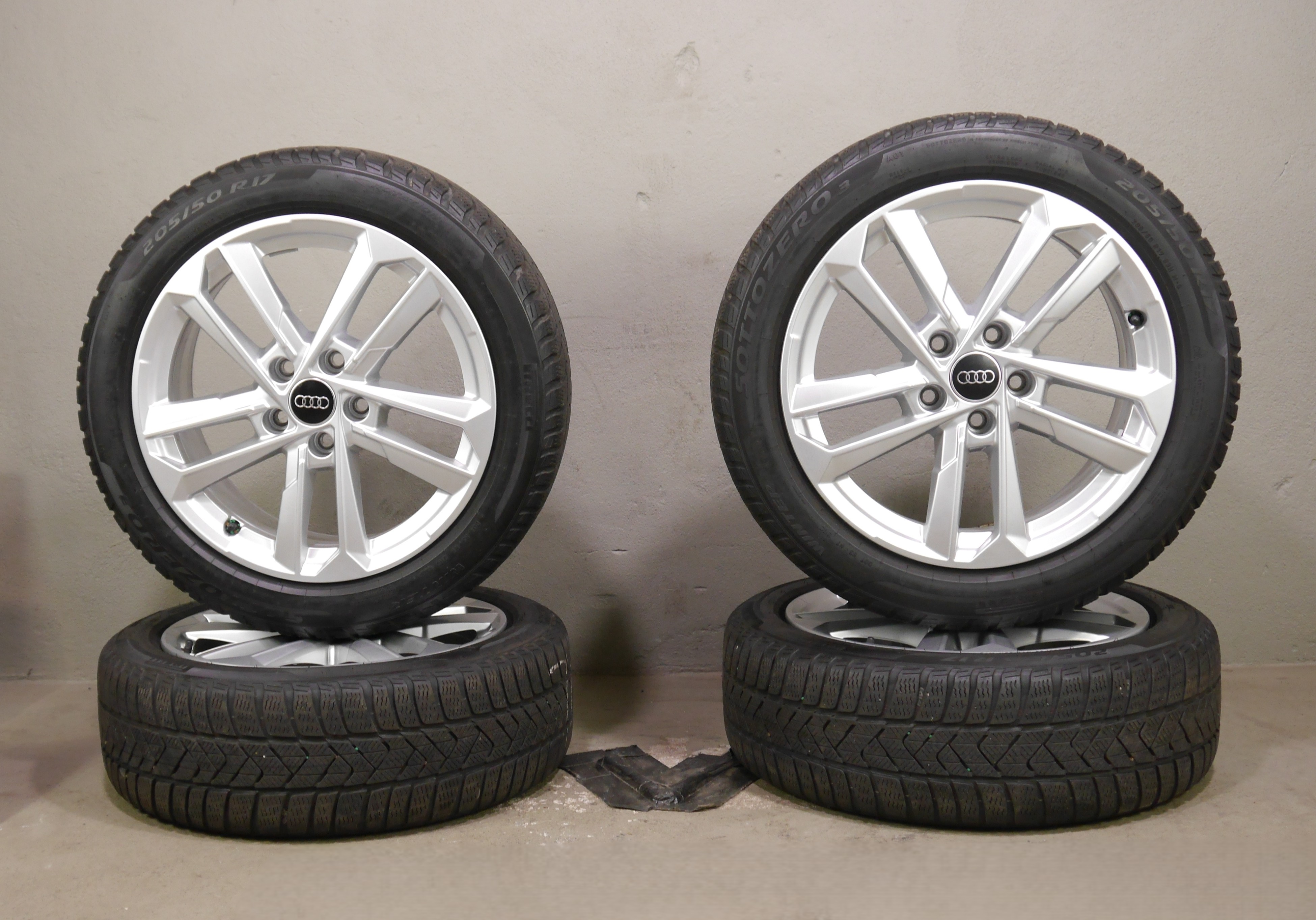 Audi A3 Sportback Aluradsatz – Winter 205/50 R17 93H (AO1) – 8Y0601025L