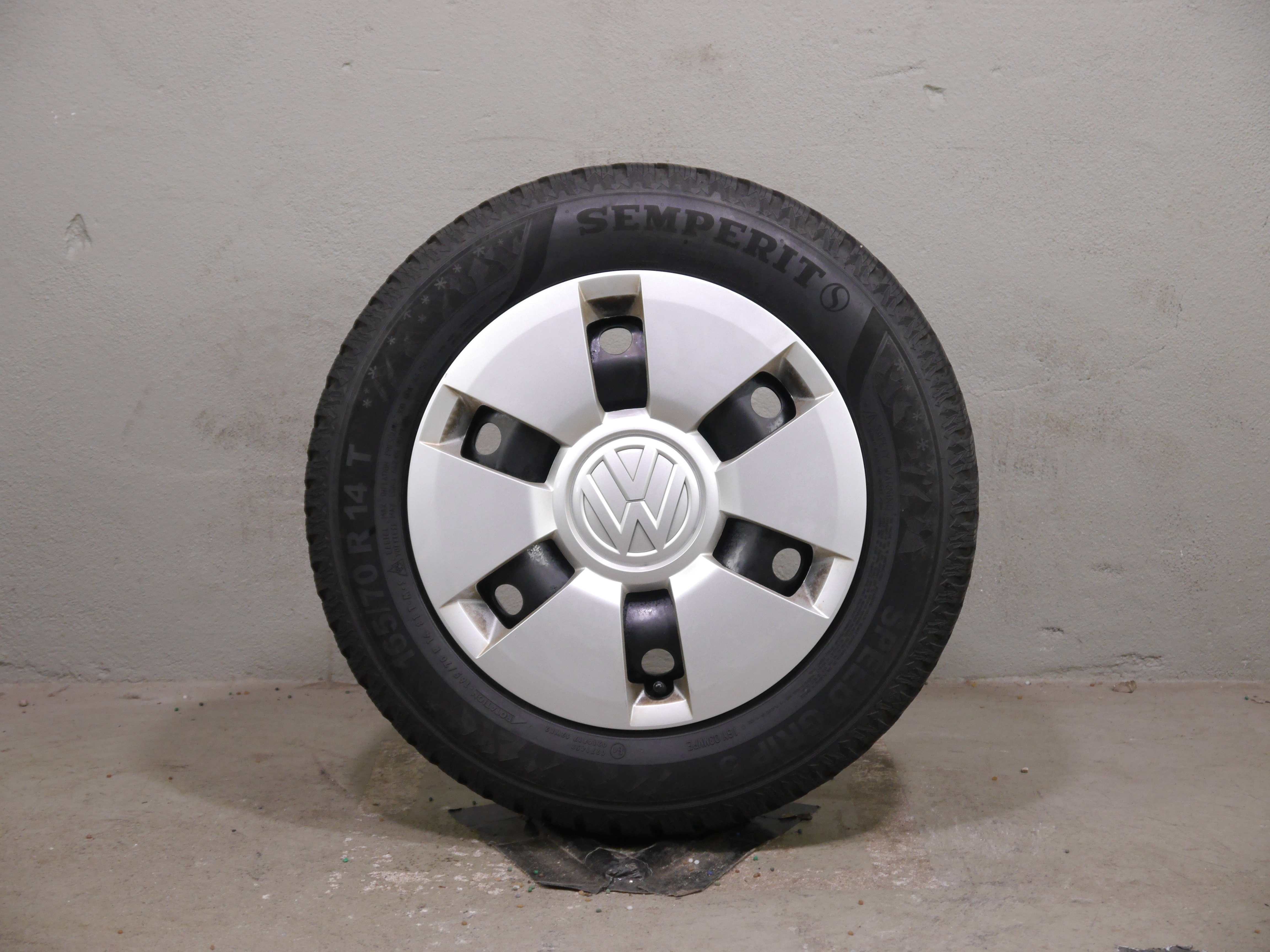 VW UP!  Stahlradsatz – Winter 165/70 R14 81T  – 1S0601027G/J