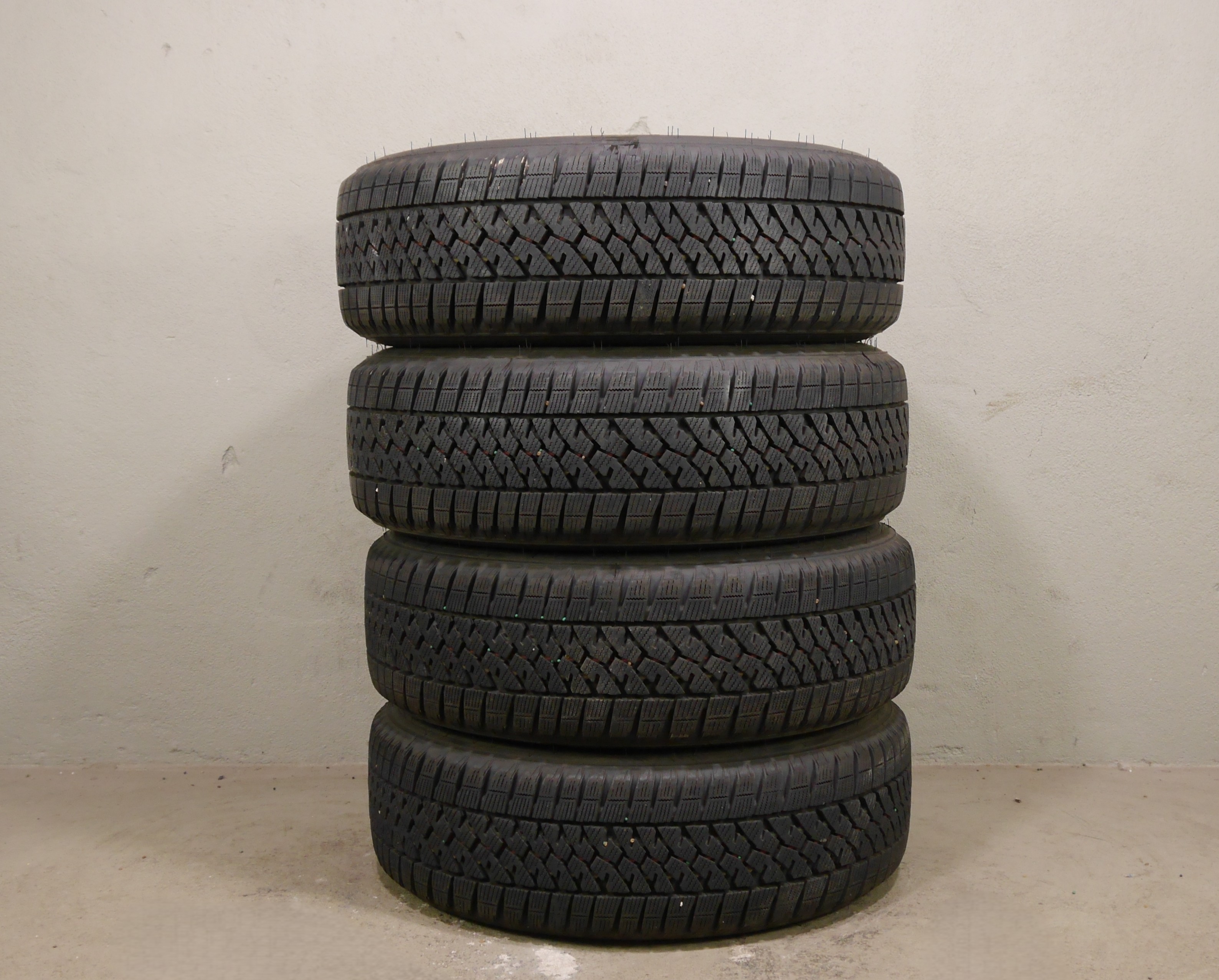 VW T7 Multivan (ST) Aluradsatz – Winter 215/60 R17 104/102H - 7T0601025A