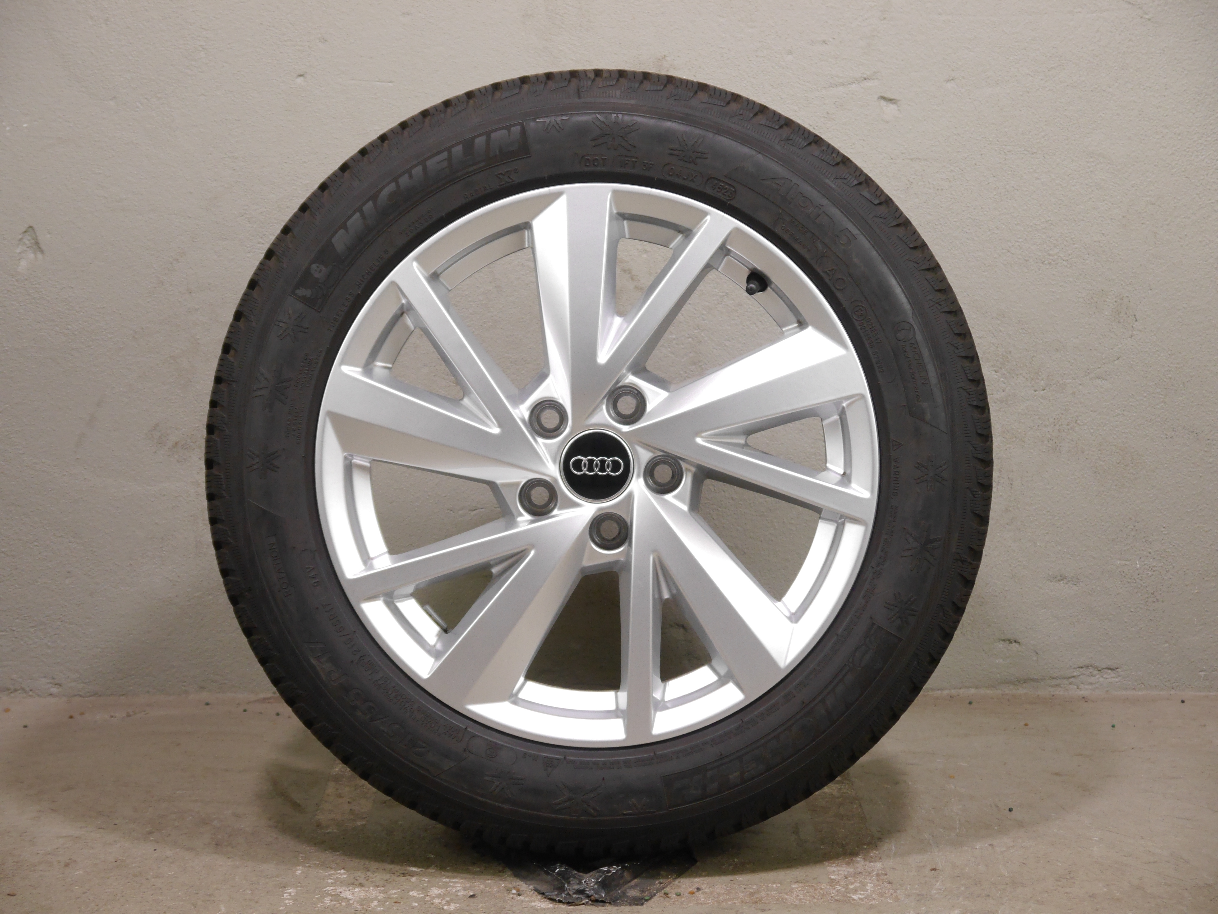 Audi Q2 Aluradsatz – Winter 215/55 R17 94V (AO) – 81A601025C