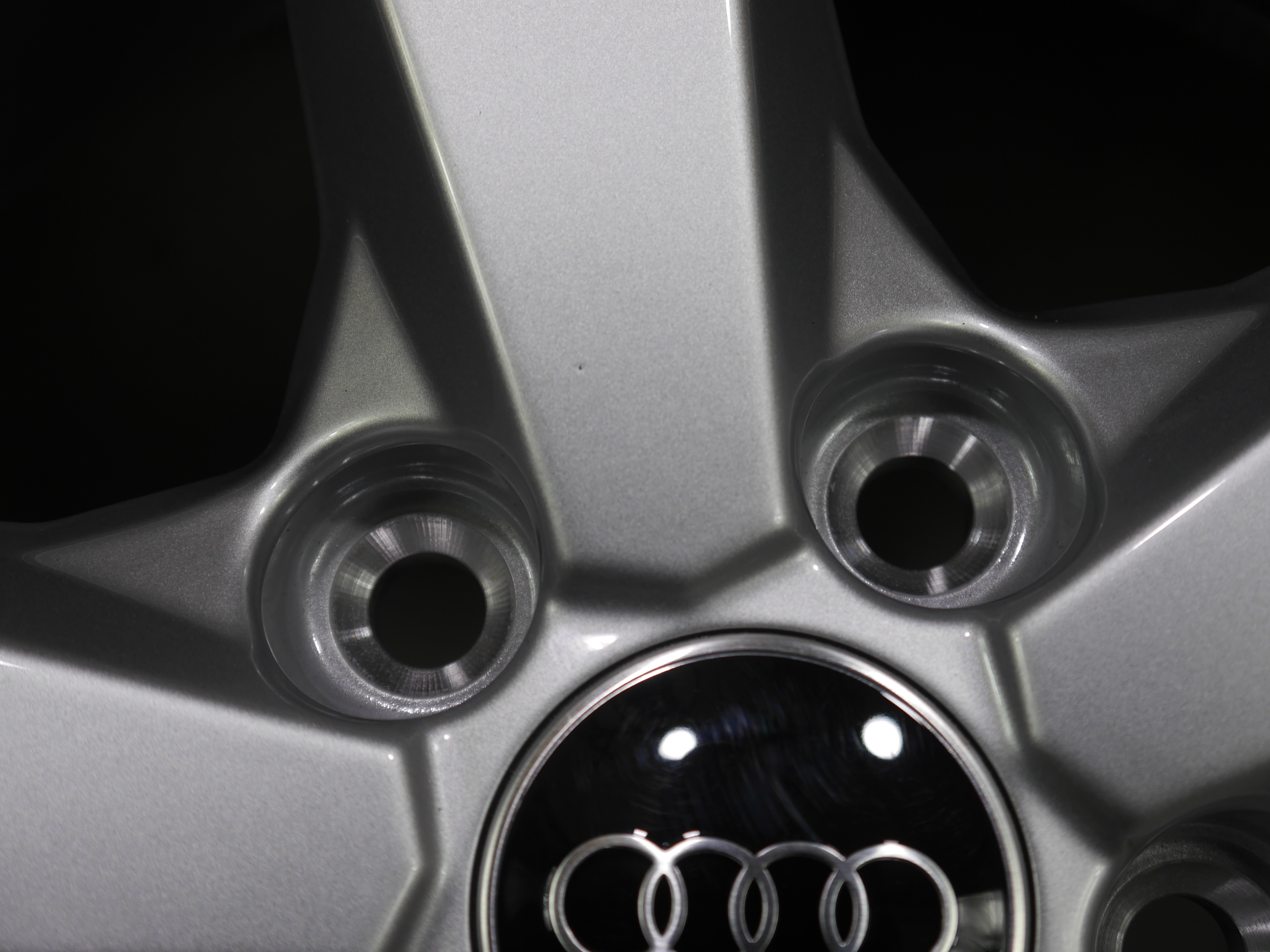 Audi Q3 Aluradsatz – Winter 215/65 R17 99H (AO) – 83A601025AL