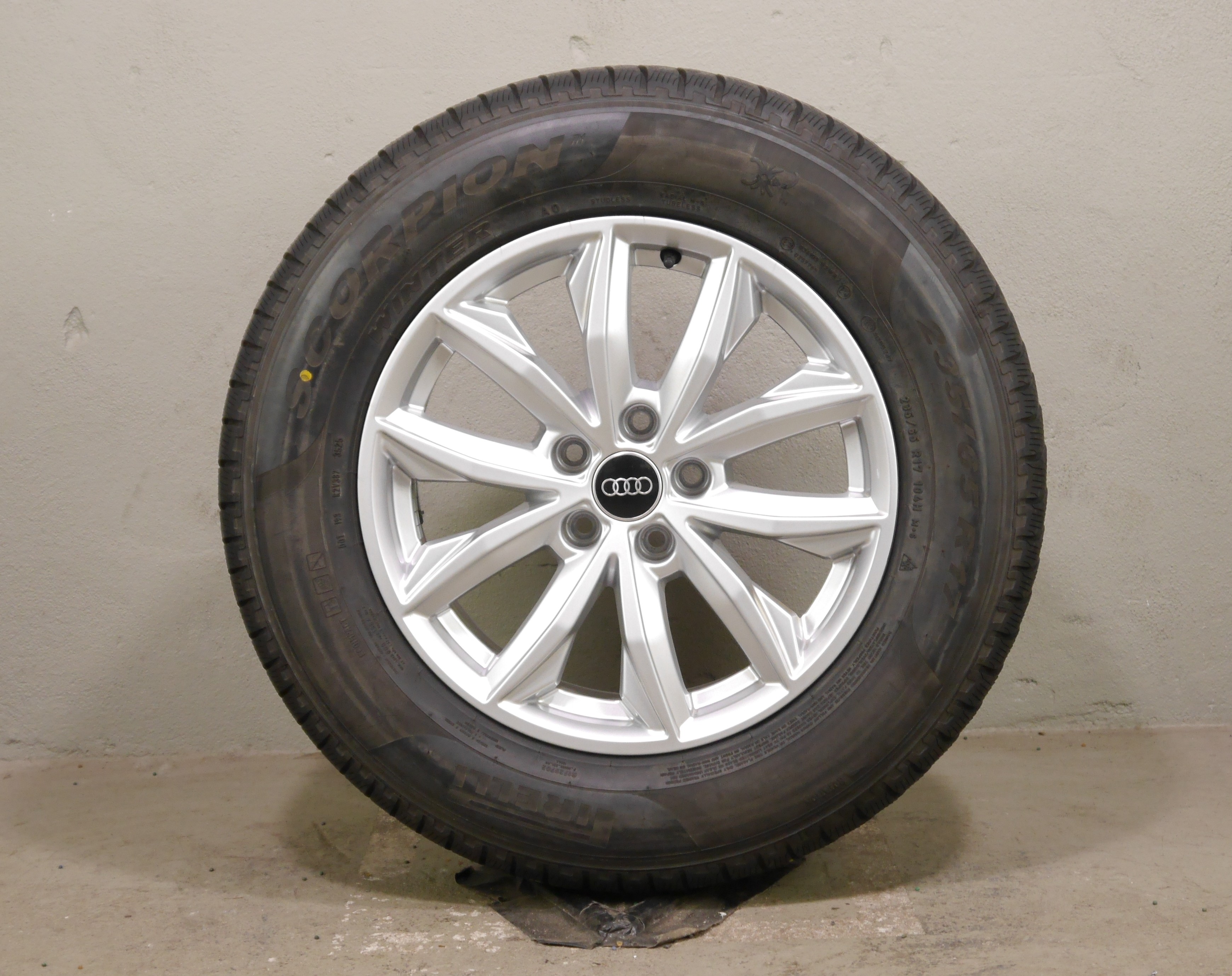 Audi Q5 (FY) Sportback Aluradsatz  – Winter 235/65 R17 104H (AO) – 80A601025J