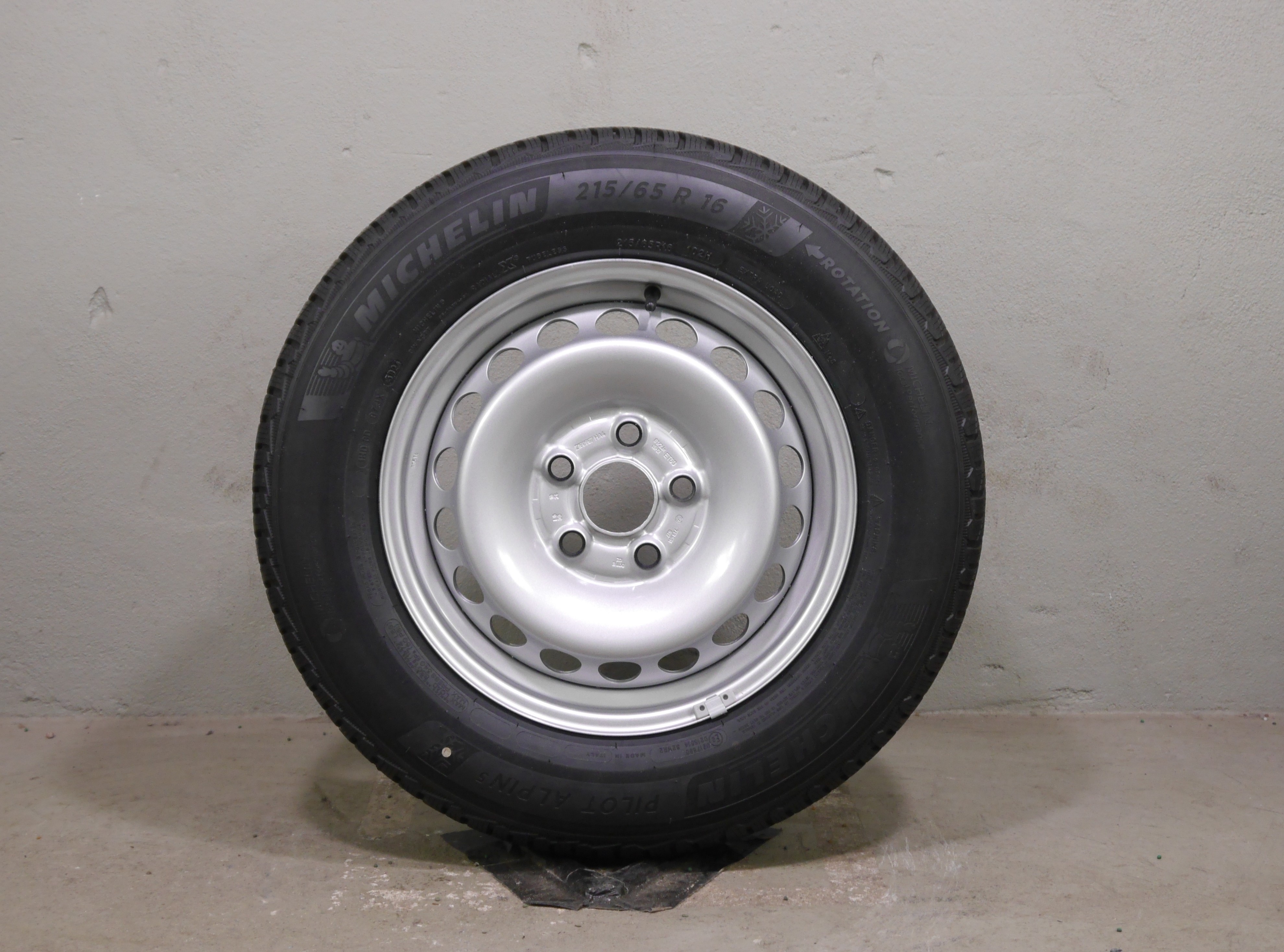 VW T7 Multivan Stahlradsatz – Winter 215/65 R16 102H - 7T0601027