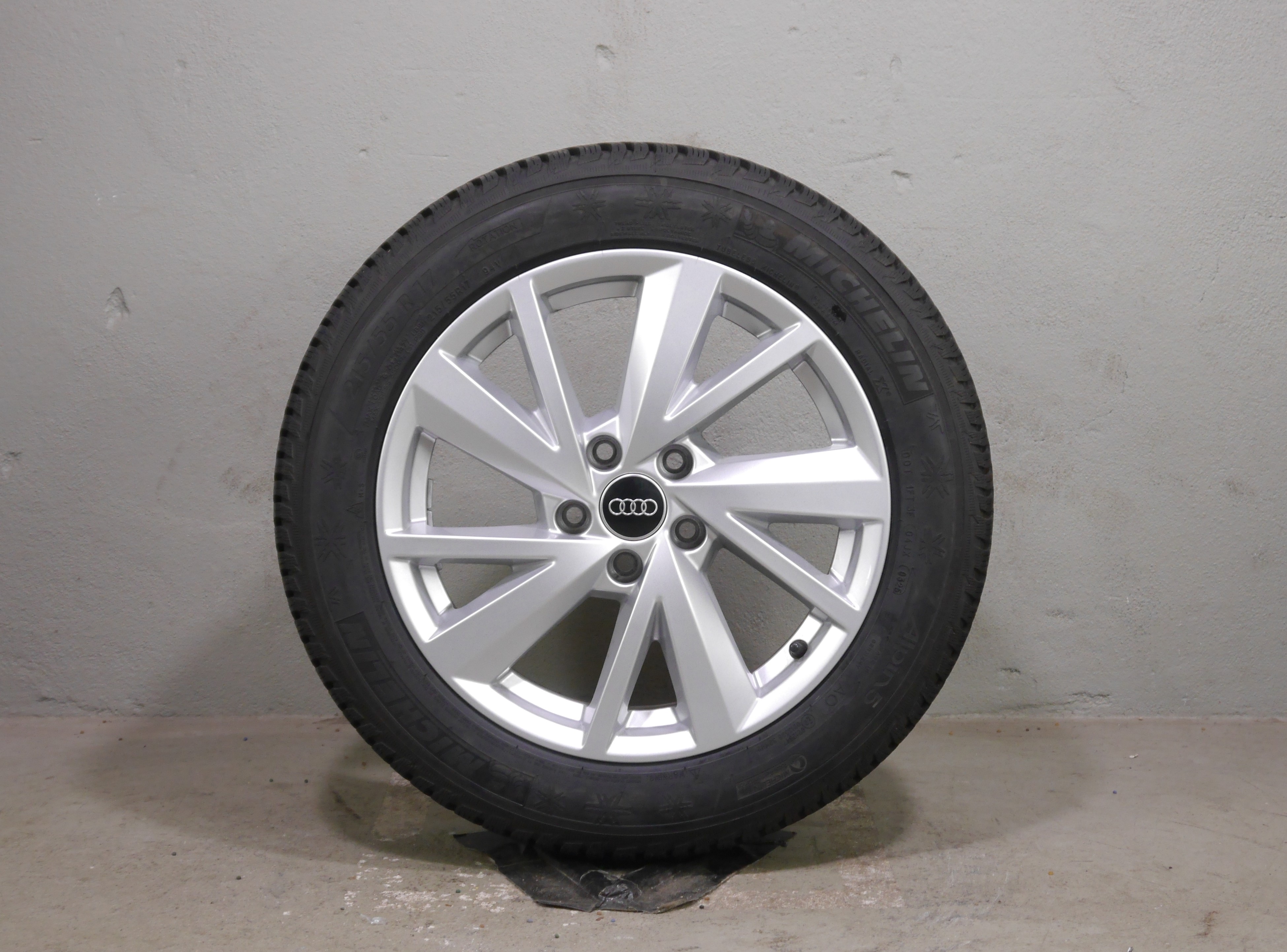 Audi Q2 Aluradsatz – Winter 215/55 R17 94V (AO) – 81A601025C