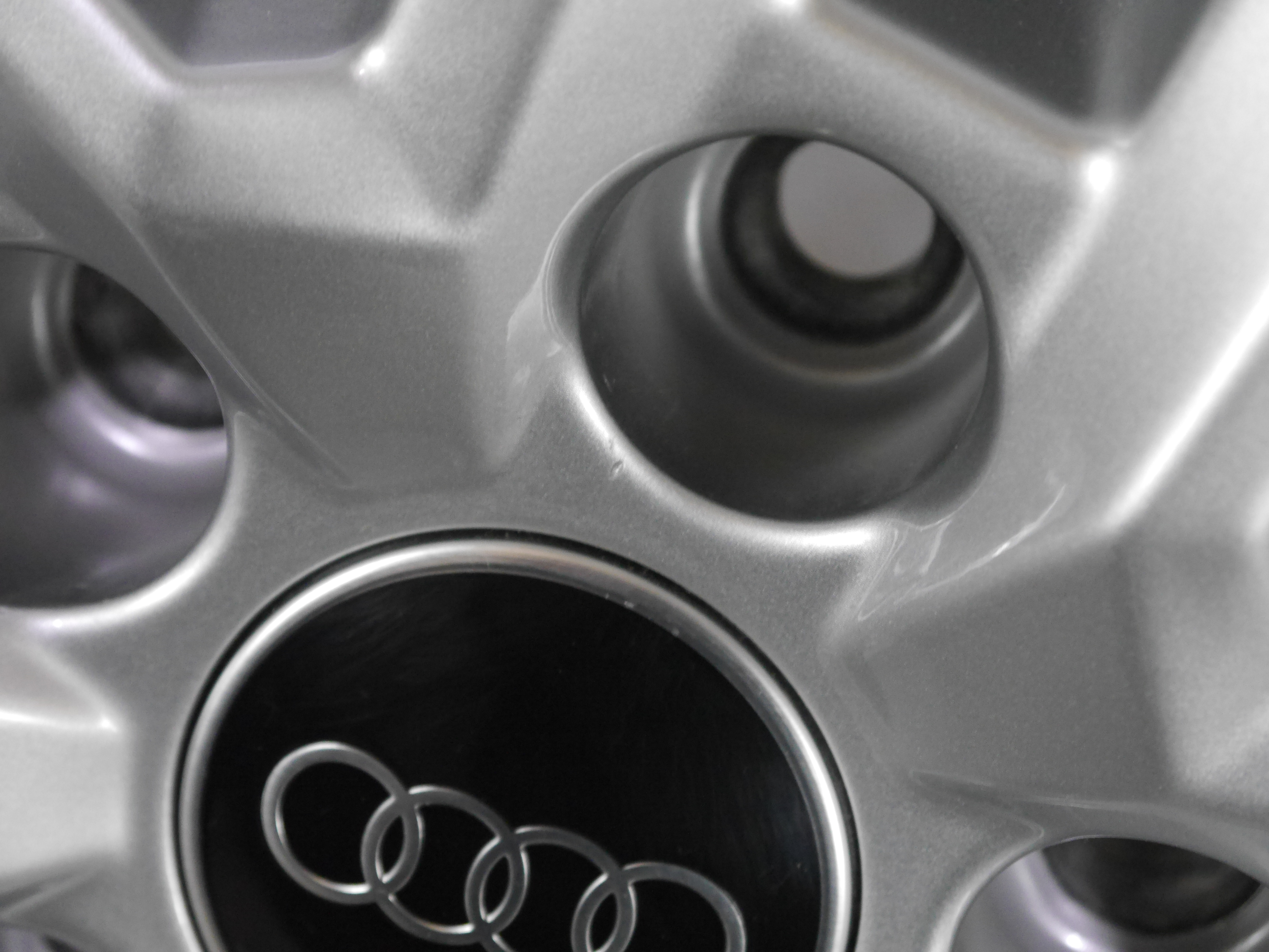 Audi A4 Avant Aluradsatz – Winter 225/50 R17 98H (AO) – 8W0601025P