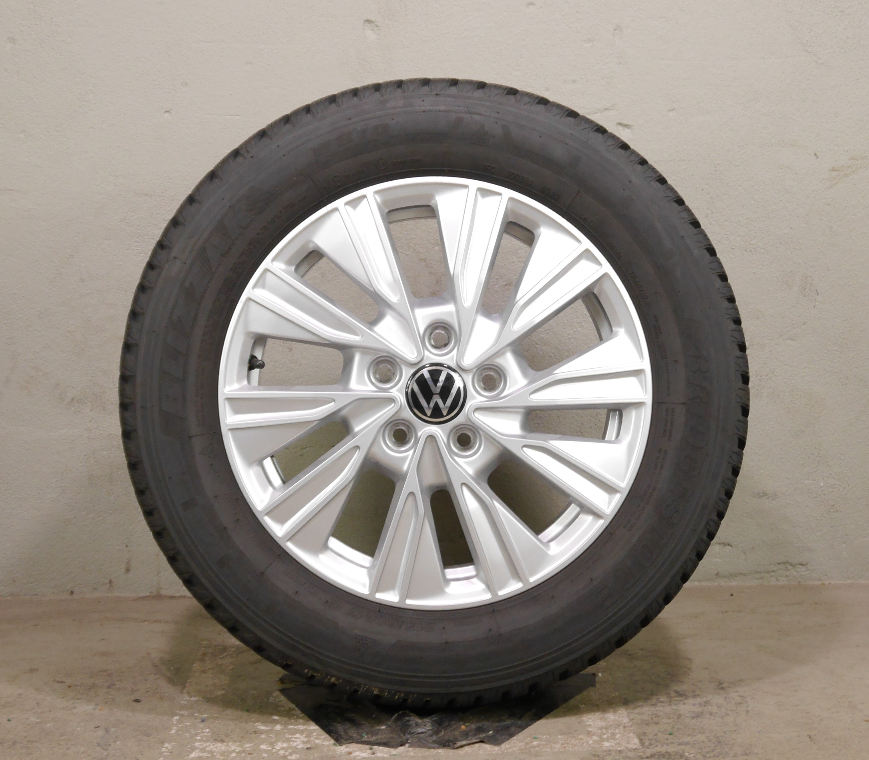 VW T7 Multivan (ST) Aluradsatz – Winter 215/60 R17 104/102H - 7T0601025A